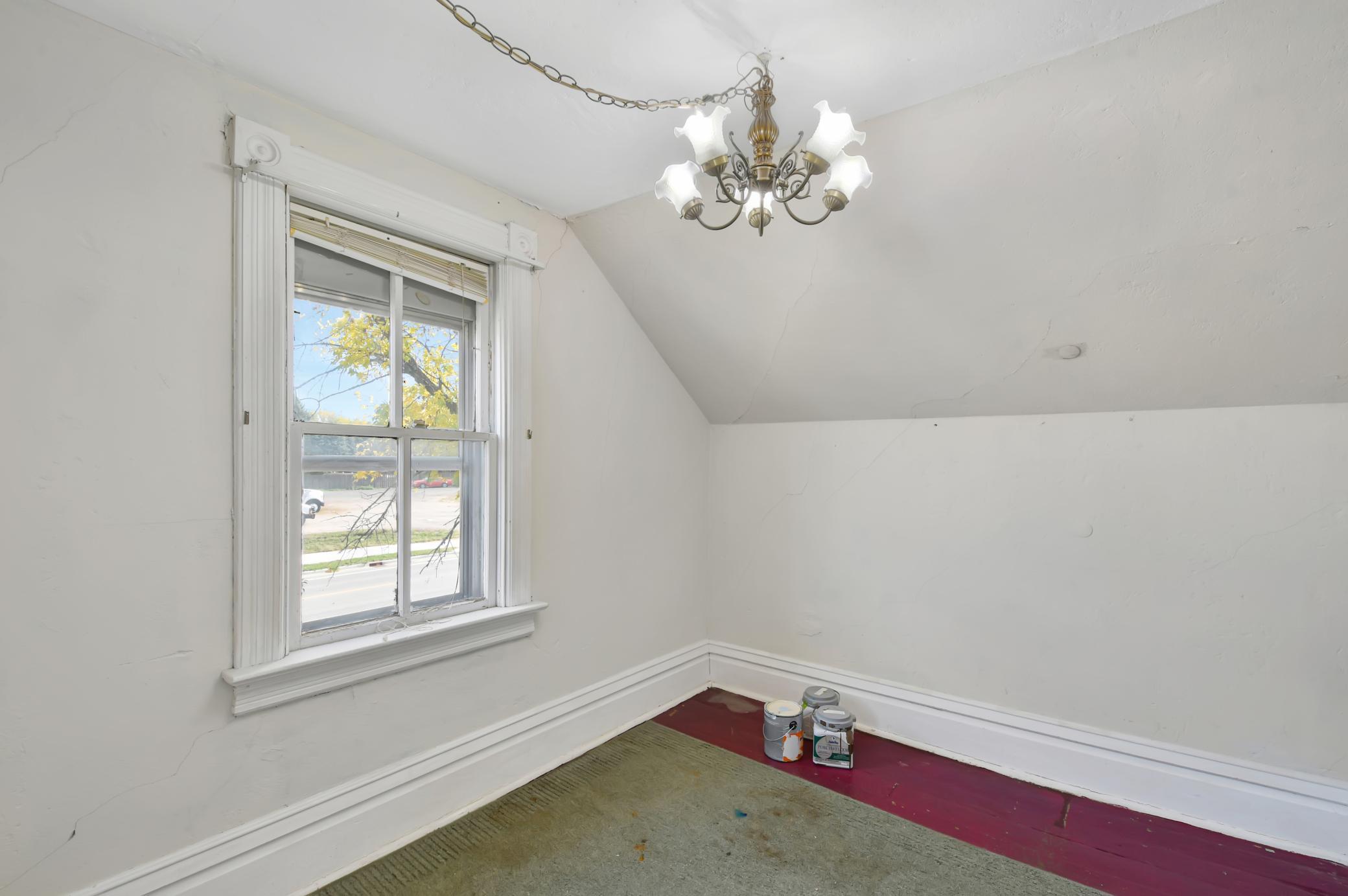 523 Front Street N Property Photo 41