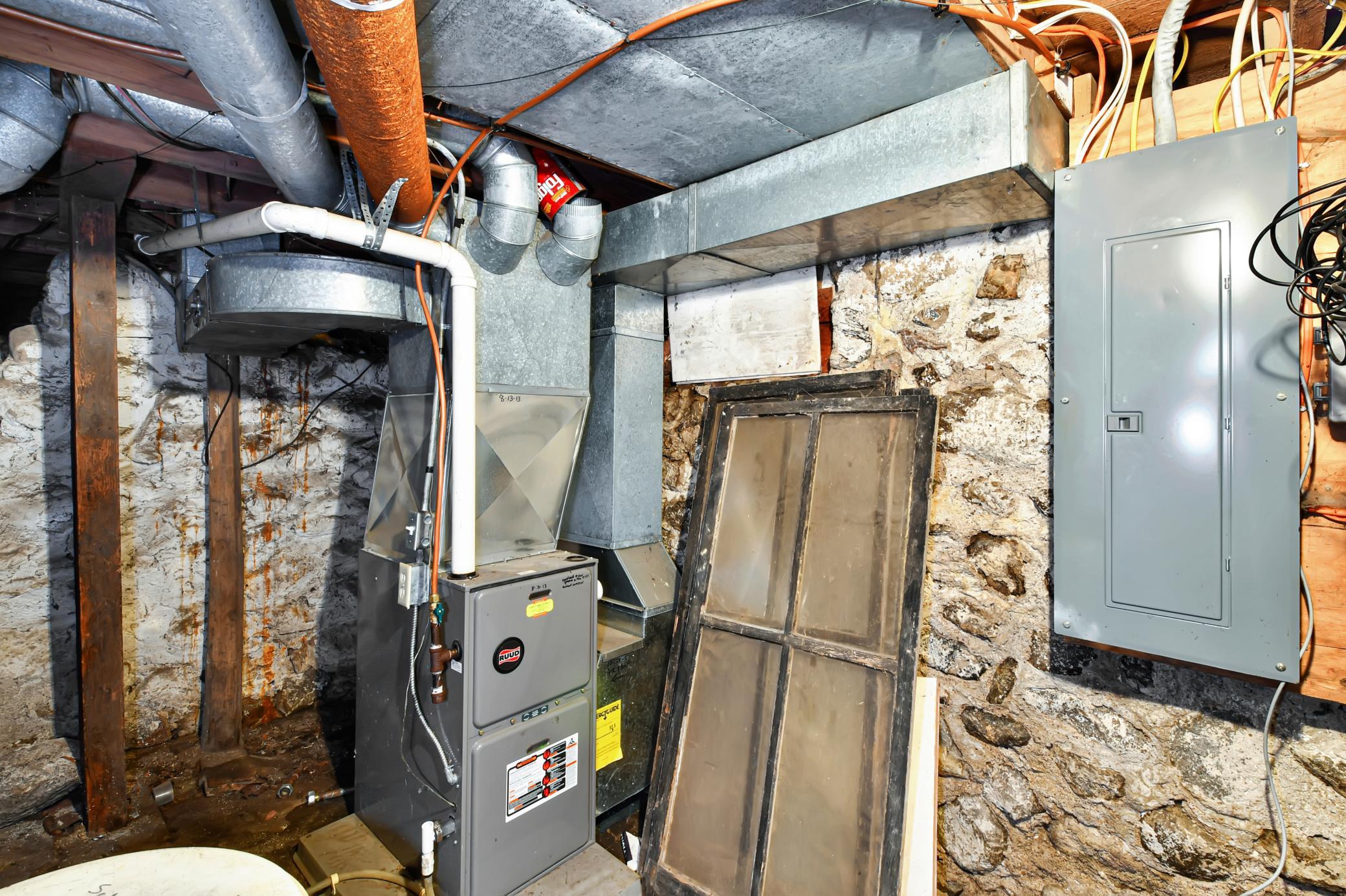 523 Front Street N Property Photo 44