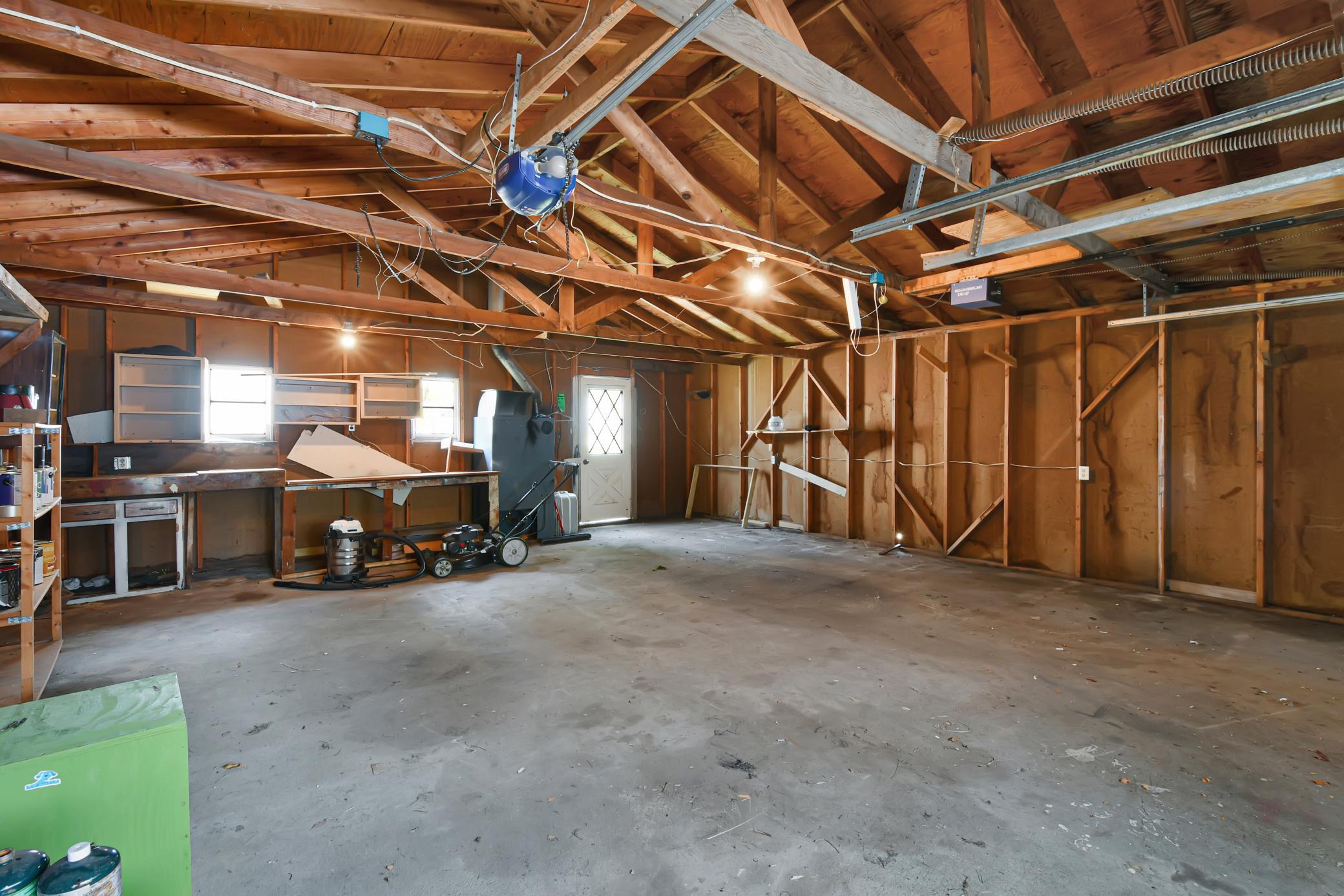 523 Front Street N Property Photo 53