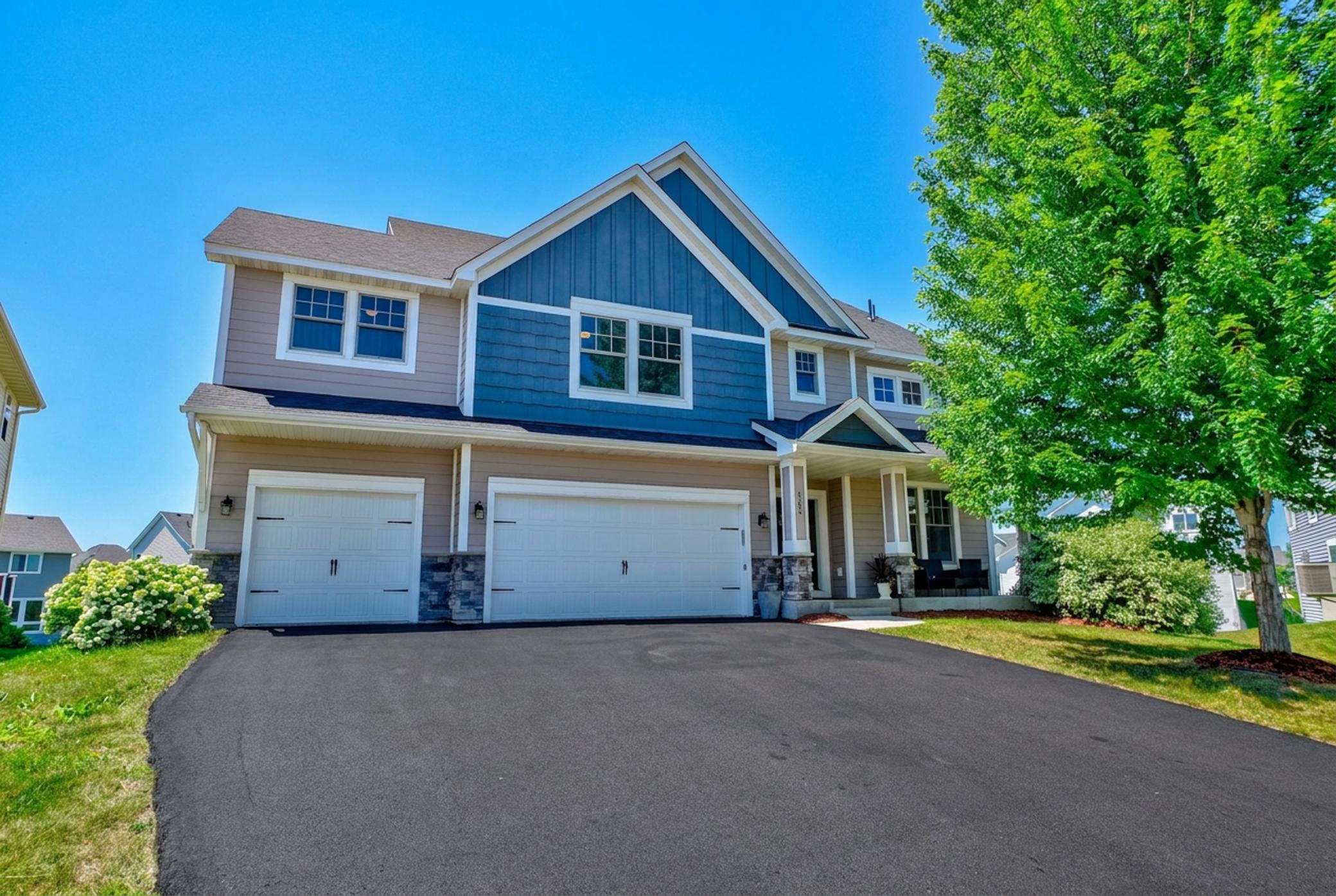 5204 Porchlight Bay Property Photo 1