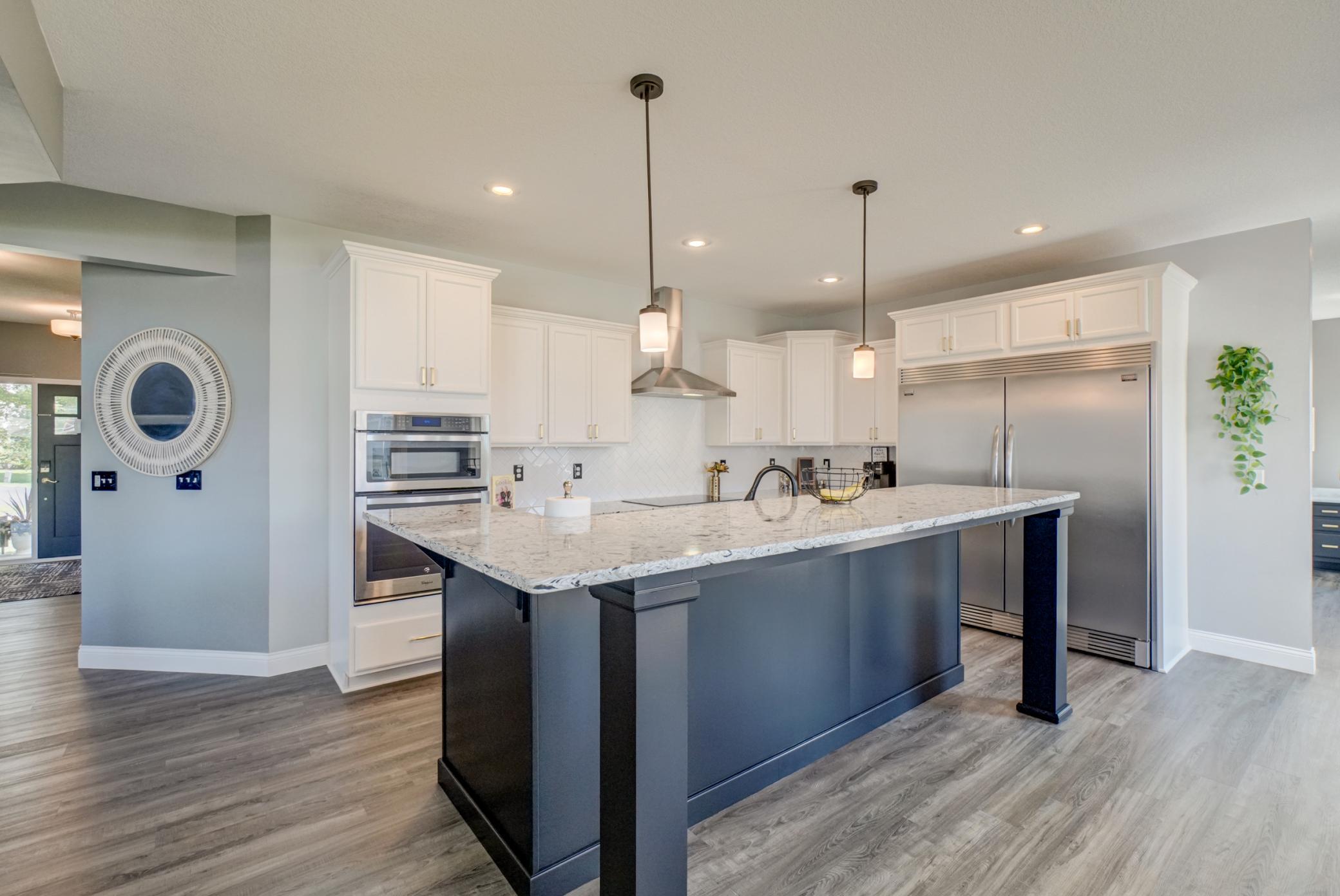 5204 Porchlight Bay Property Photo 3