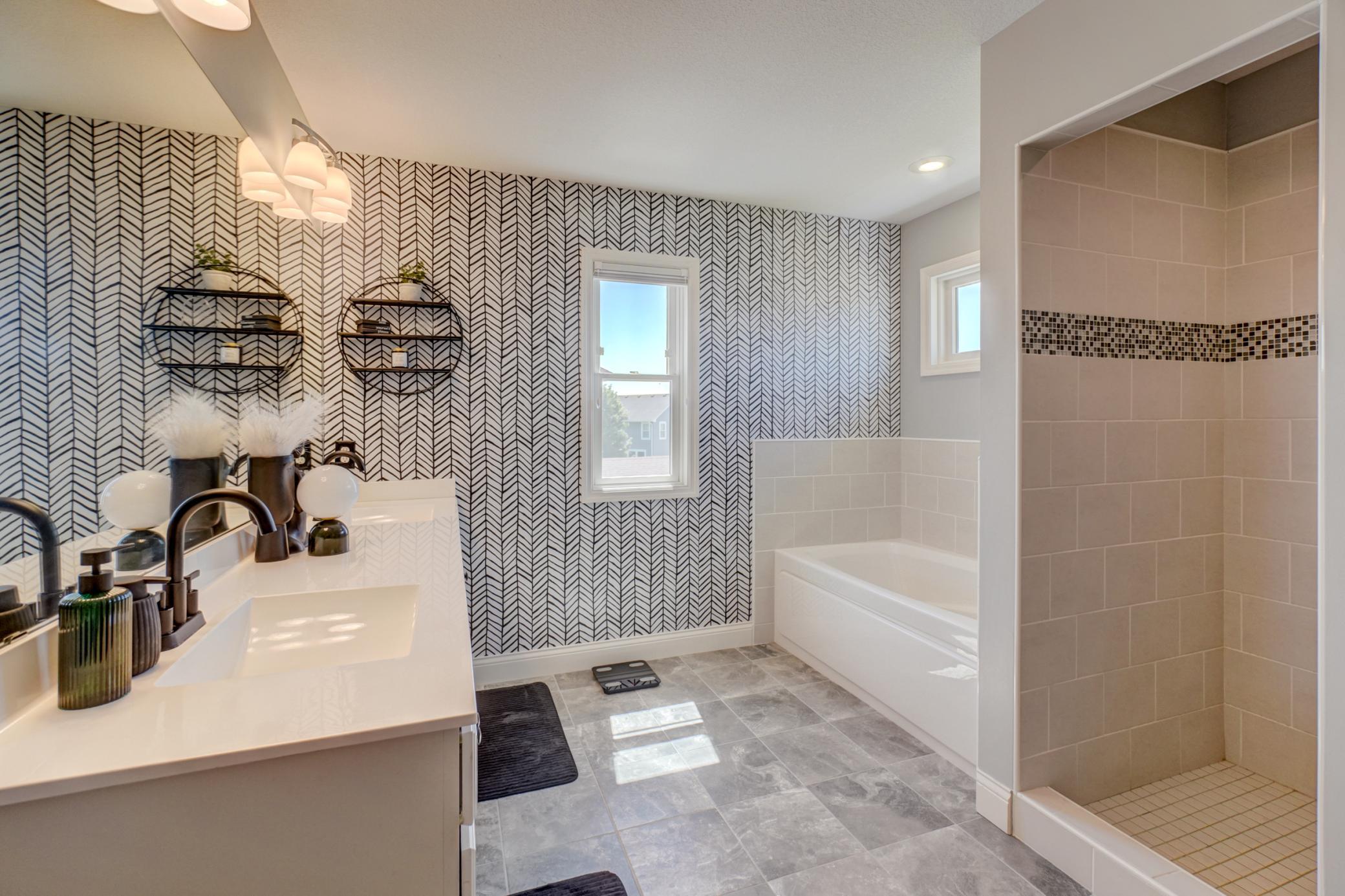 5204 Porchlight Bay Property Photo 6