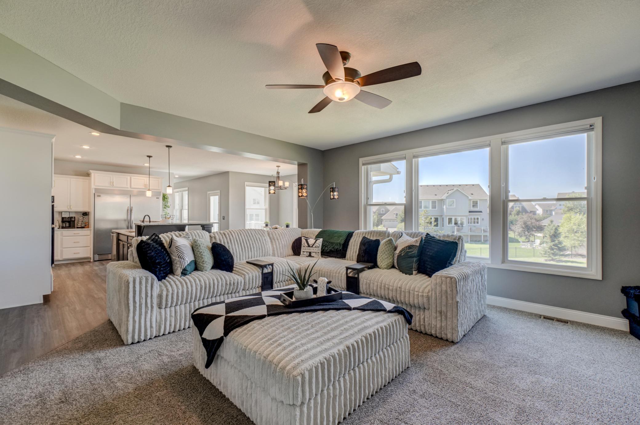 5204 Porchlight Bay Property Photo 12