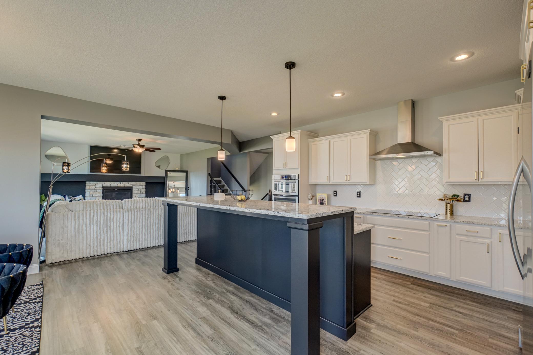 5204 Porchlight Bay Property Photo 14