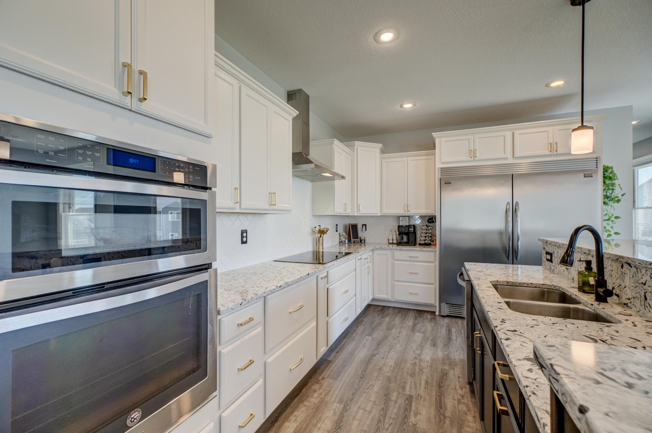 5204 Porchlight Bay Property Photo 15