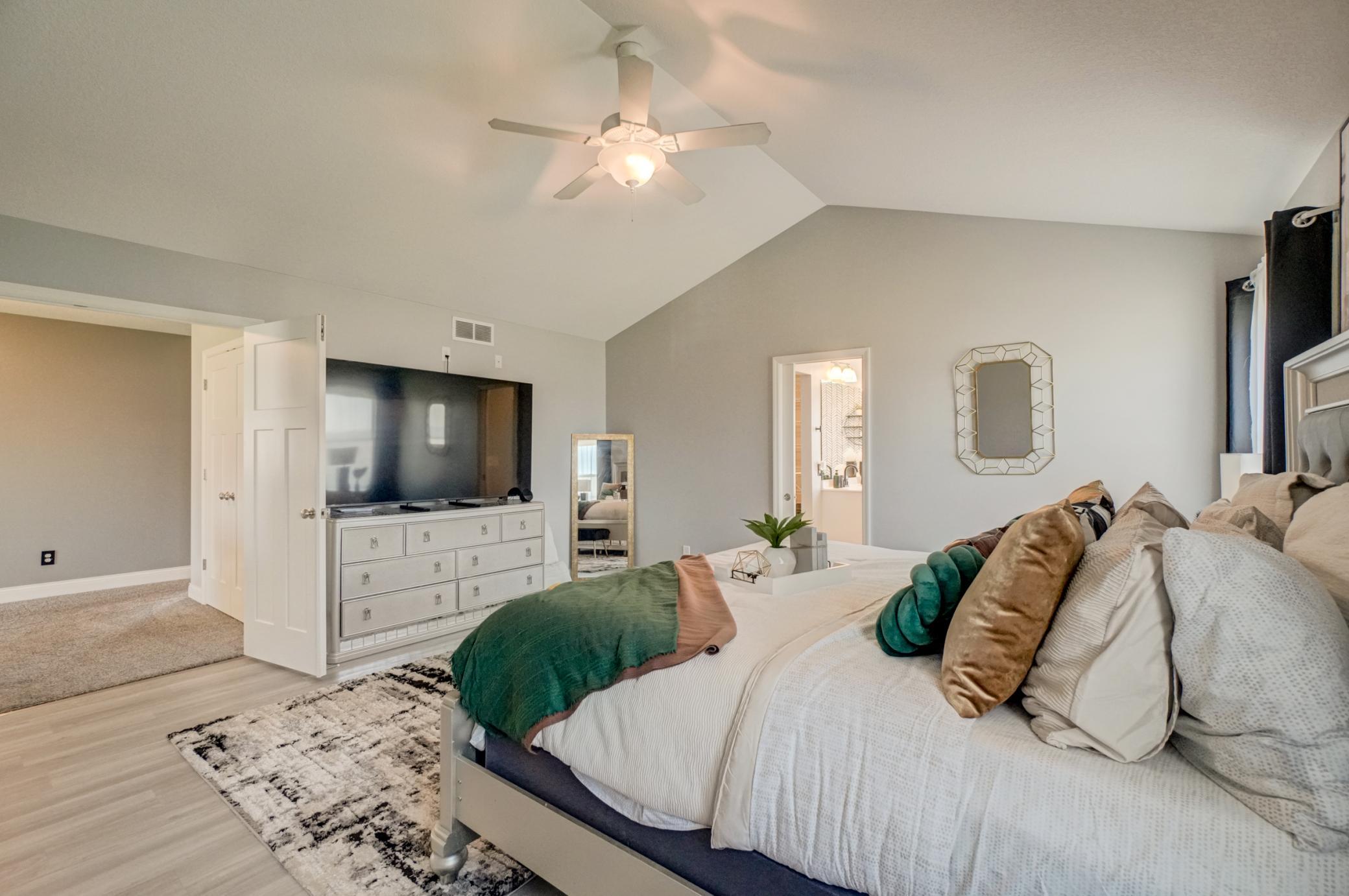 5204 Porchlight Bay Property Photo 21