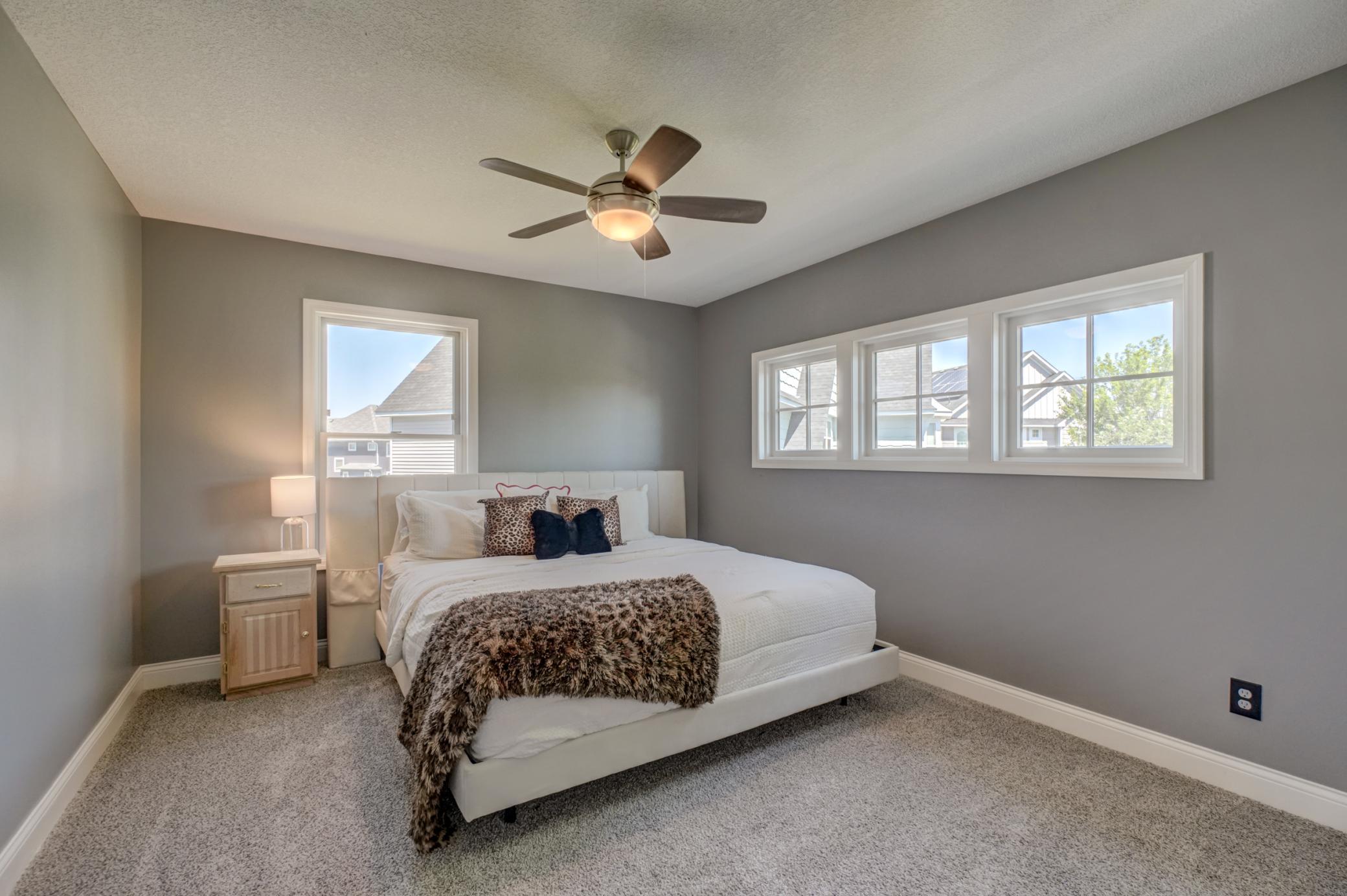 5204 Porchlight Bay Property Photo 24