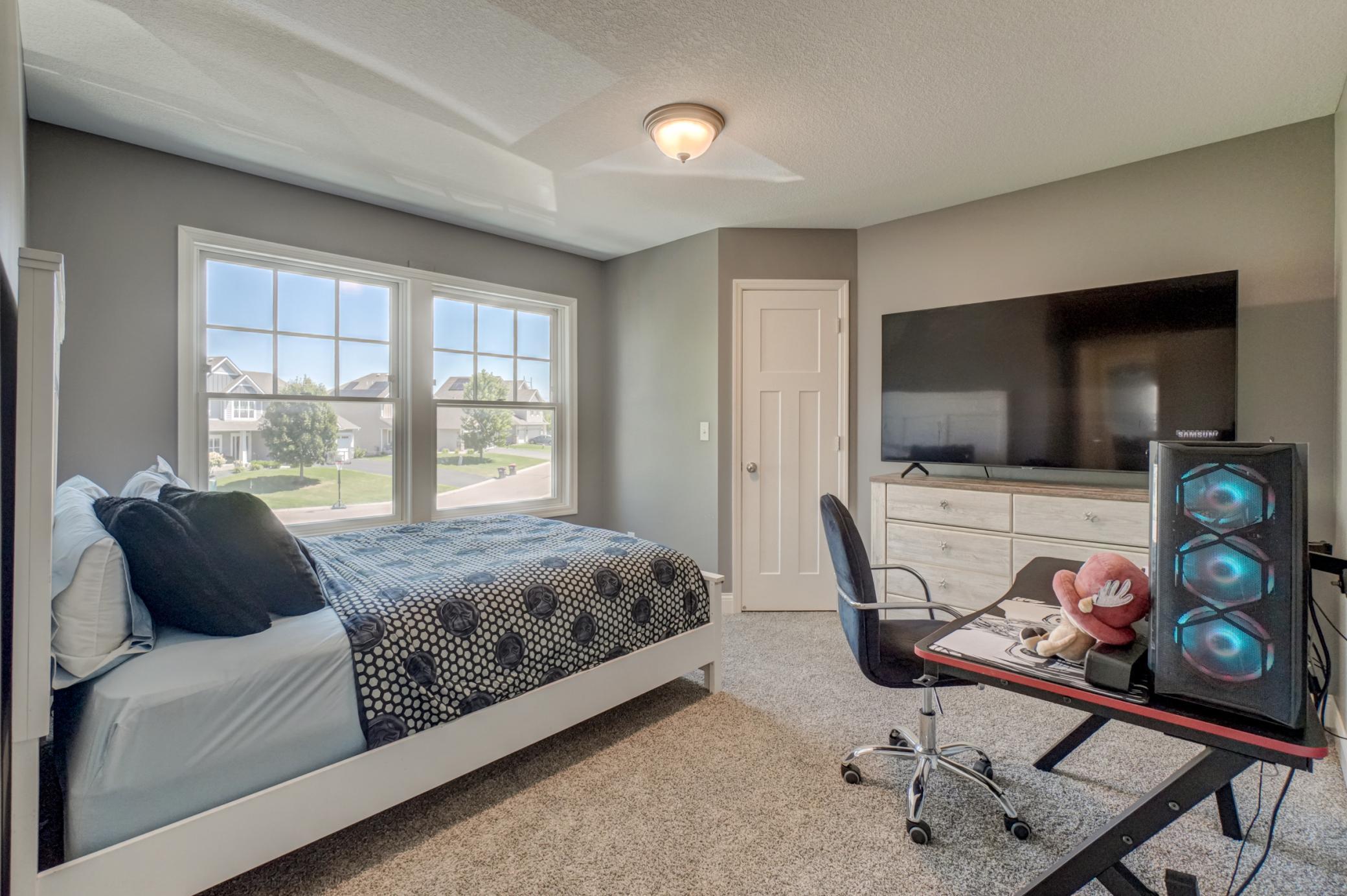 5204 Porchlight Bay Property Photo 27