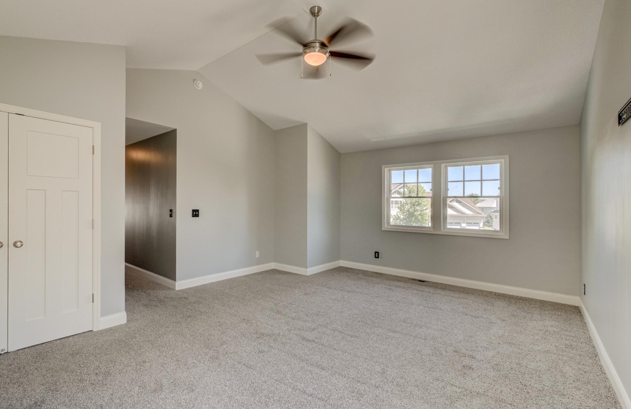 5204 Porchlight Bay Property Photo 31