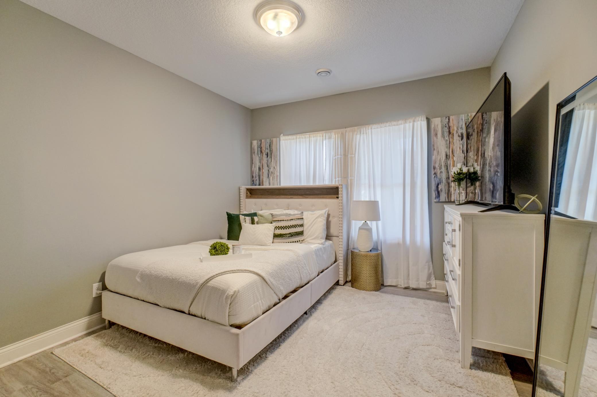 5204 Porchlight Bay Property Photo 38
