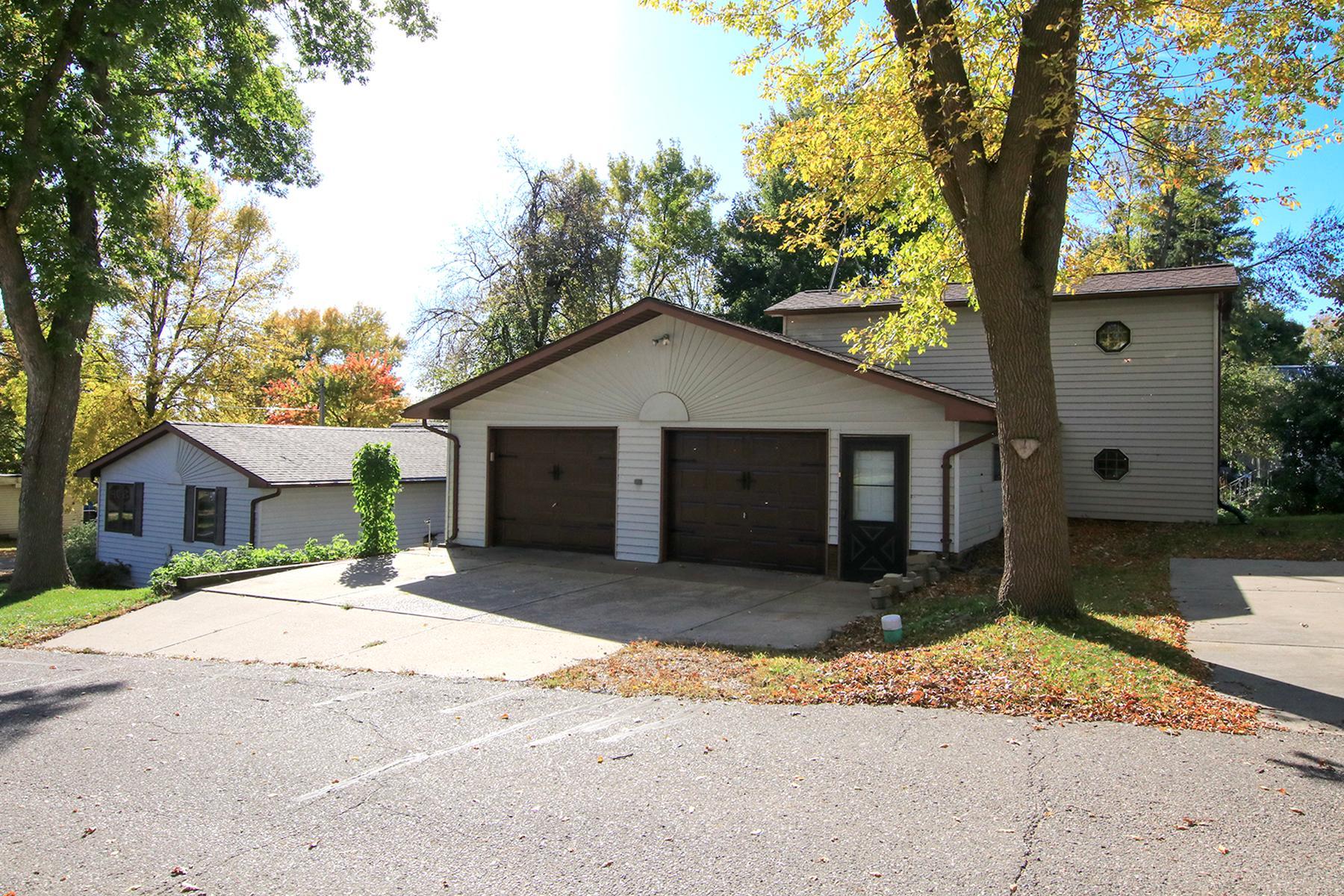 124 E Saint Paul Street Property Photo 1