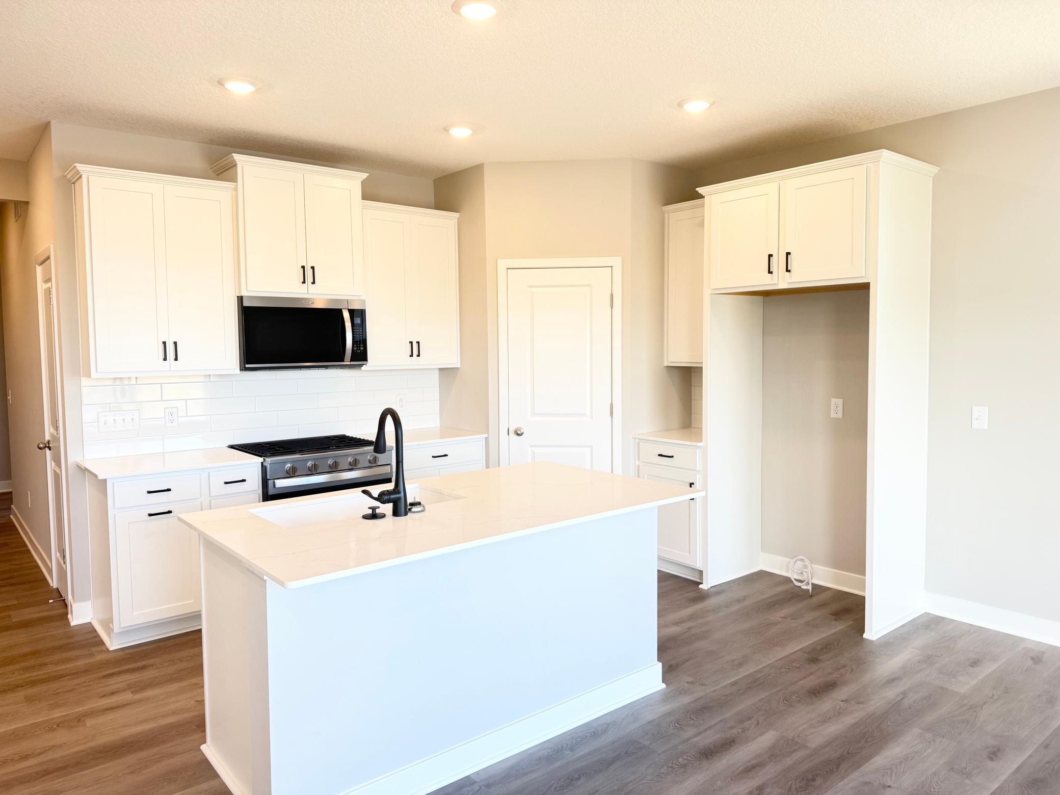 9776 47th Bay Ne Property Photo 4