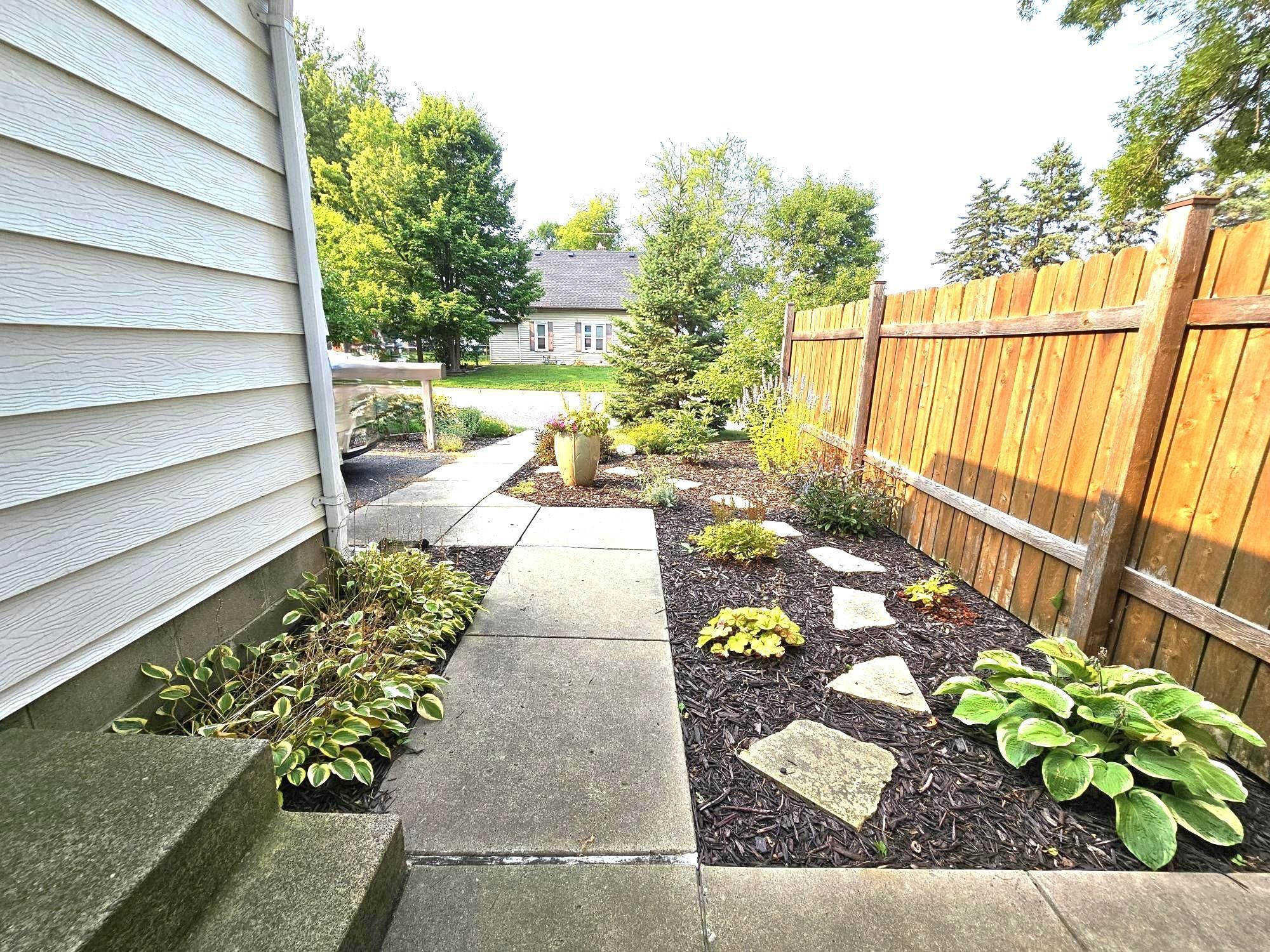 611 Central Avenue Property Photo 2