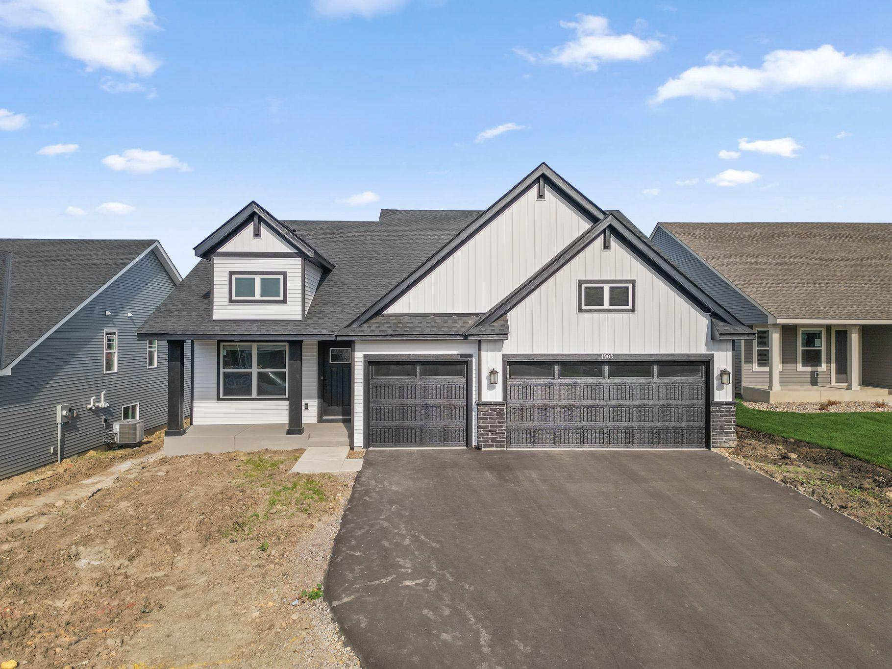 1905 Dogwood Court Property Photo 1