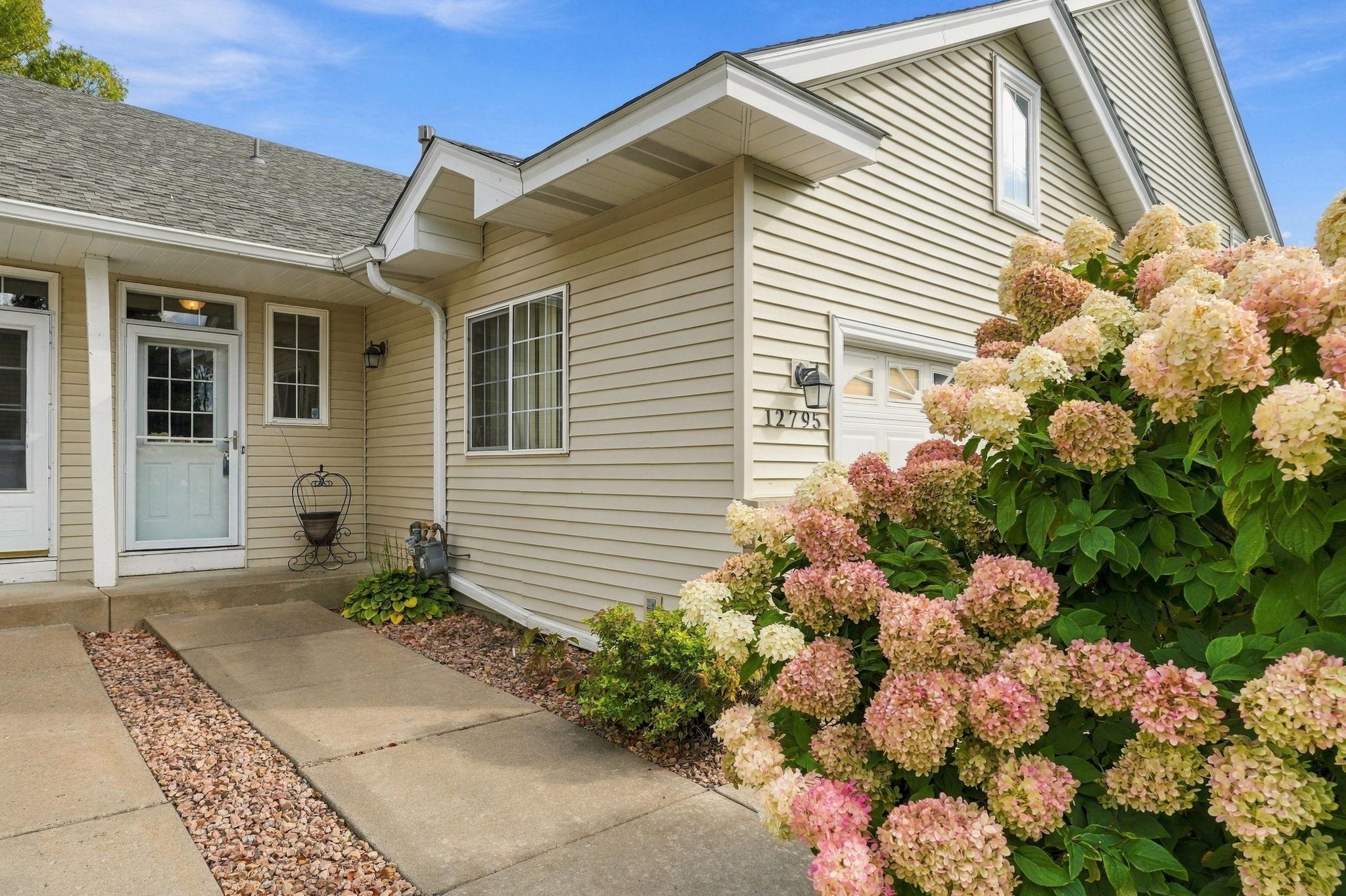 12795 Ulysses Circle Ne Property Photo 4