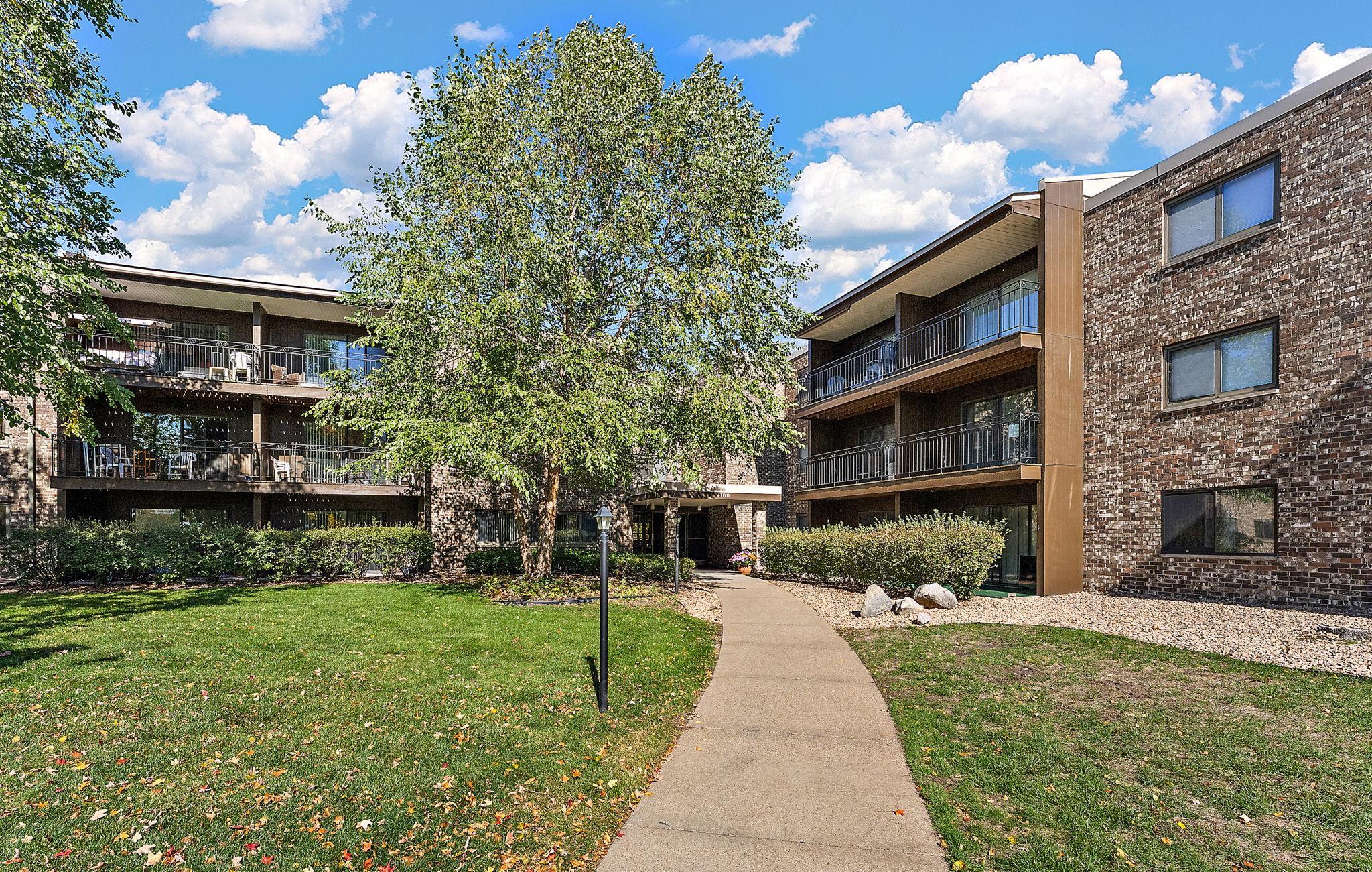 4100 Parklawn Avenue 318 Property Photo 1