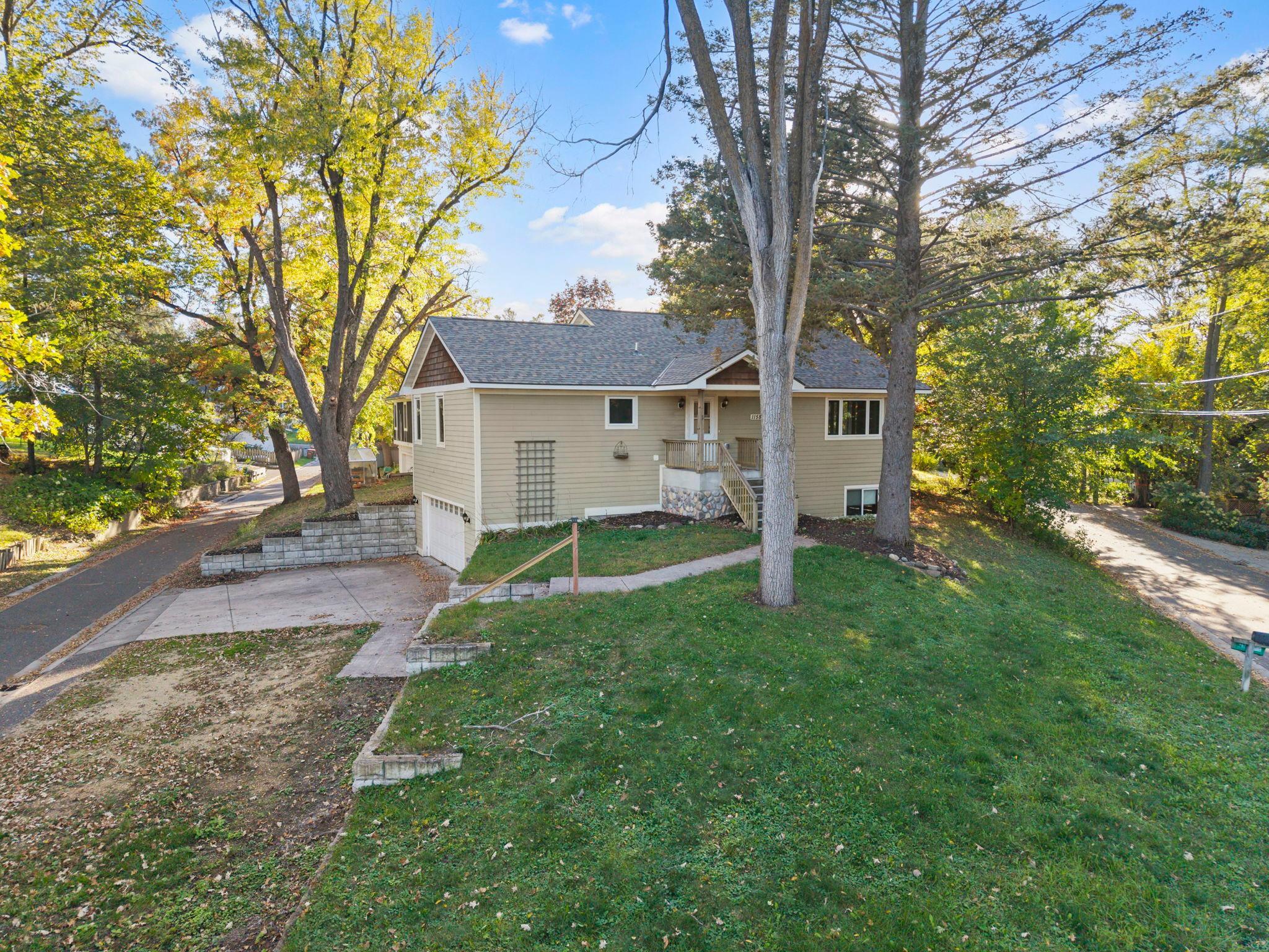 1158 Summit Avenue Property Photo 1