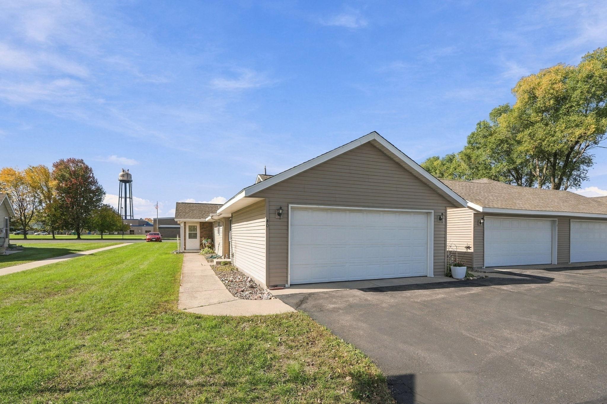 40 Sunrise Drive Property Photo 1