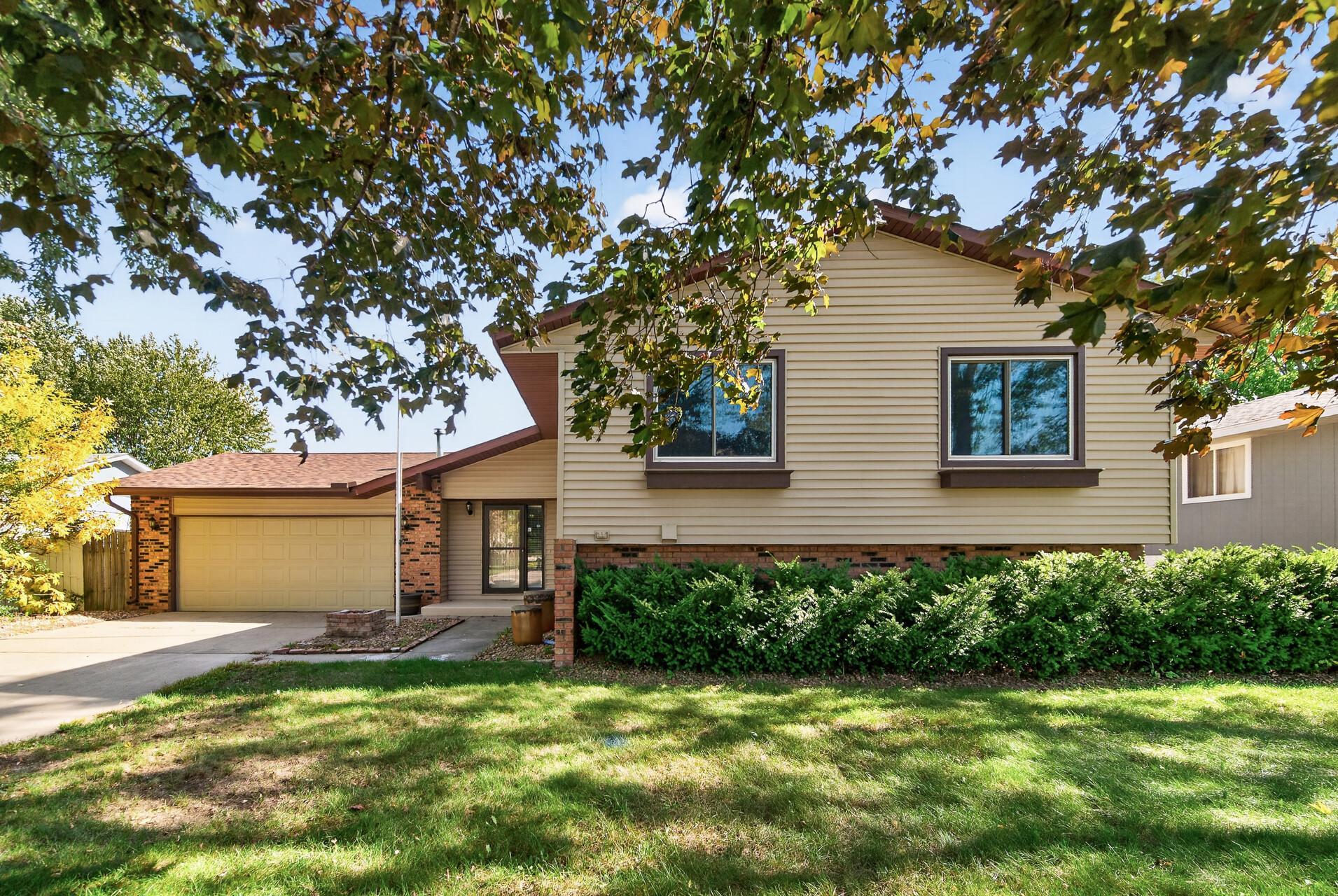 8400 Douglas Drive N Property Photo 1