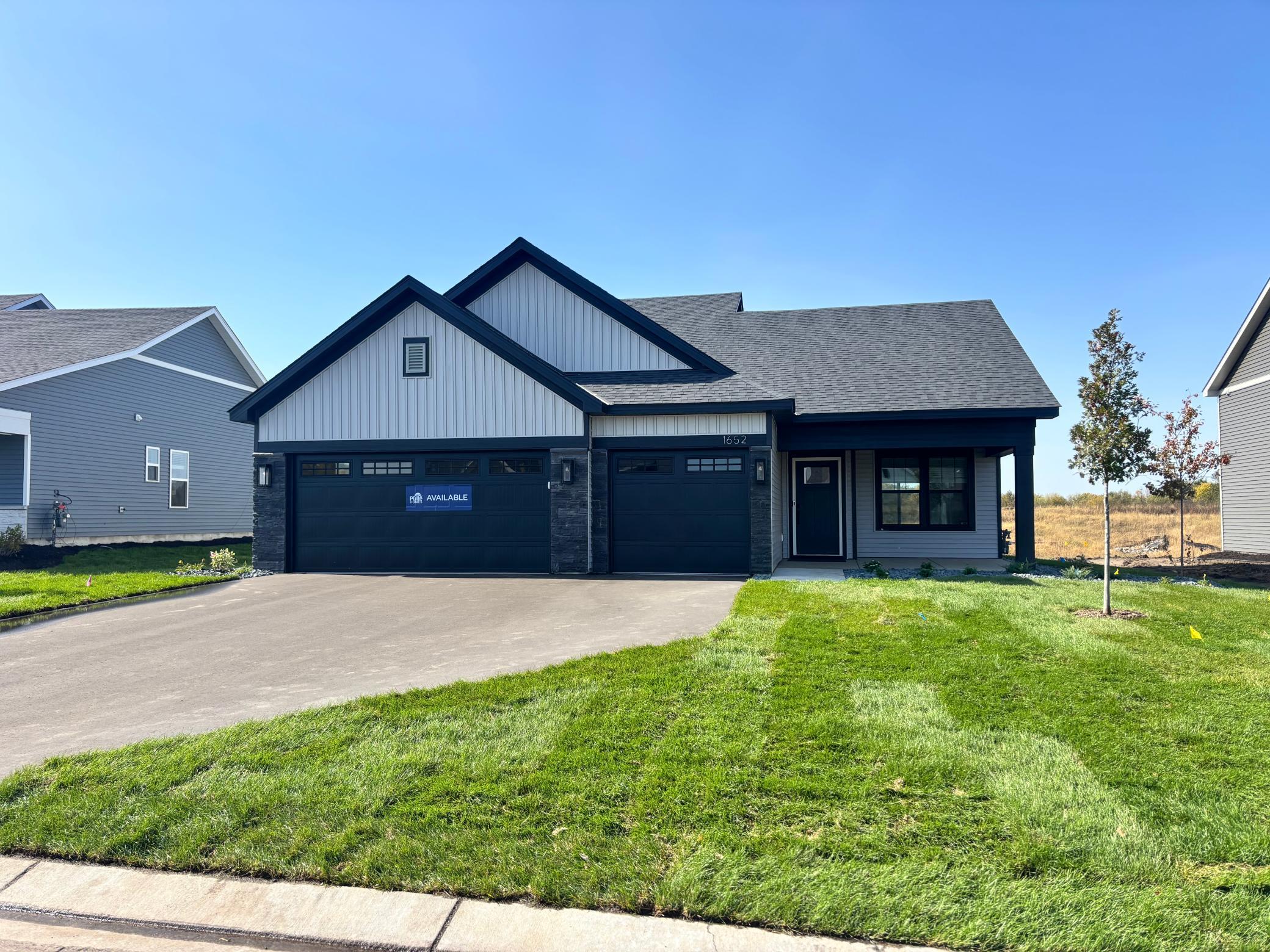 1652 Lund Way Property Photo 1