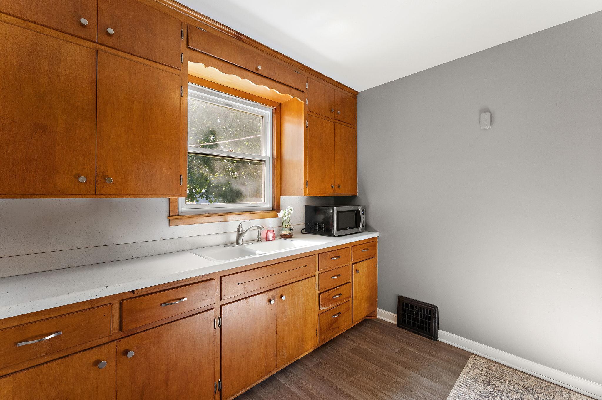 1340 3rd Street E Property Photo 8