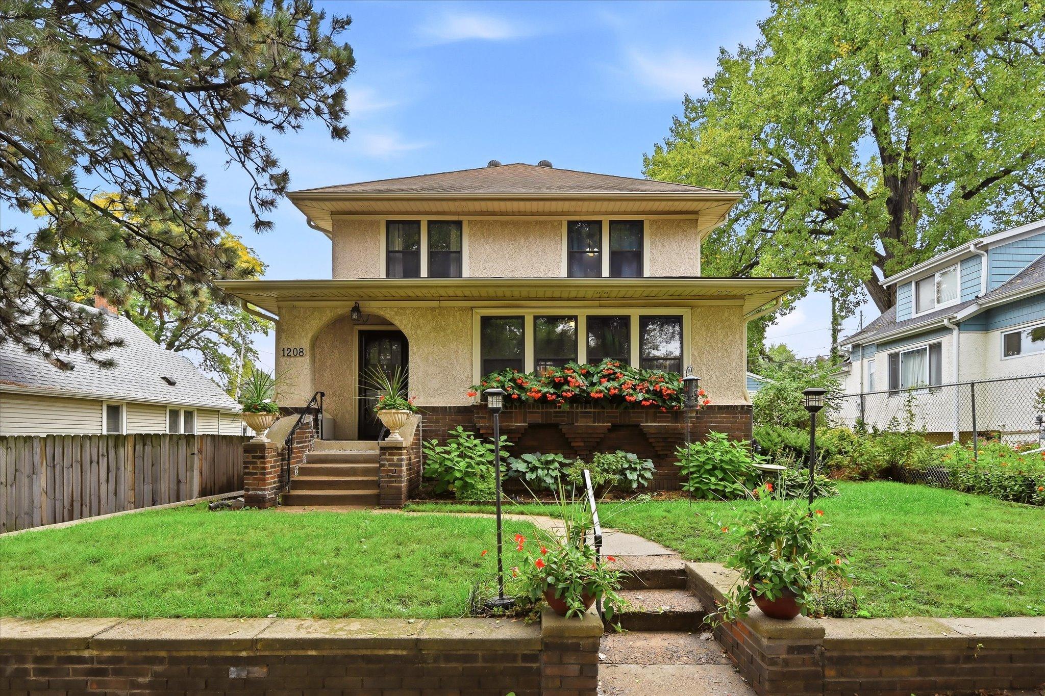 1208 Palace Avenue Property Photo 1