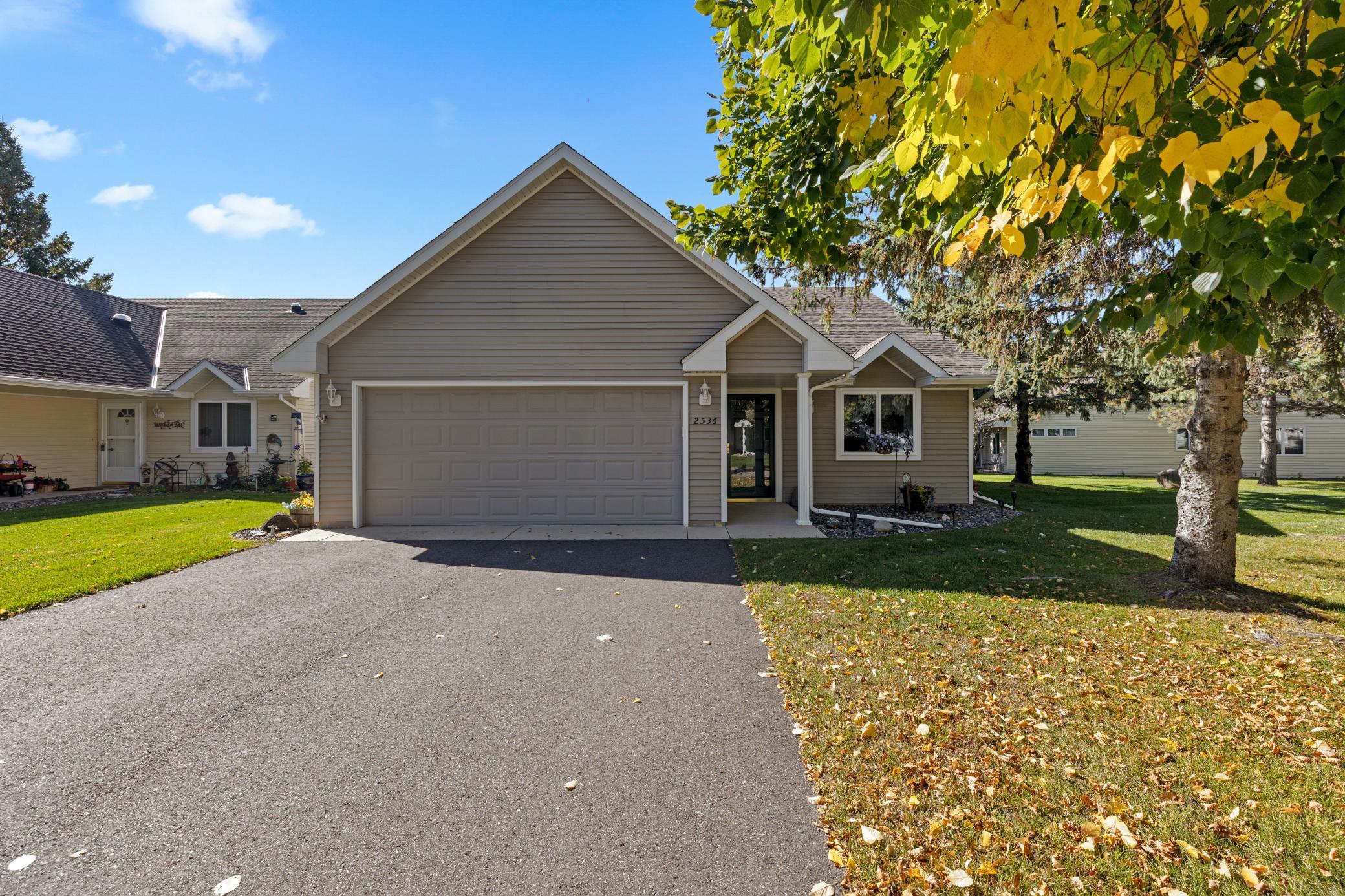 2536 Woodridge Lane
