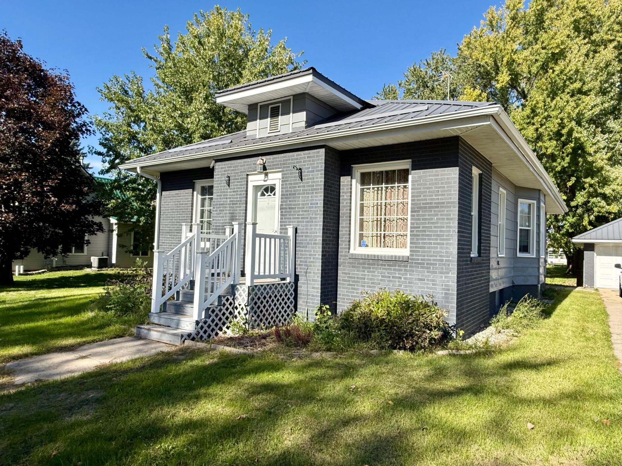 14 W Oak Street Property Photo 3