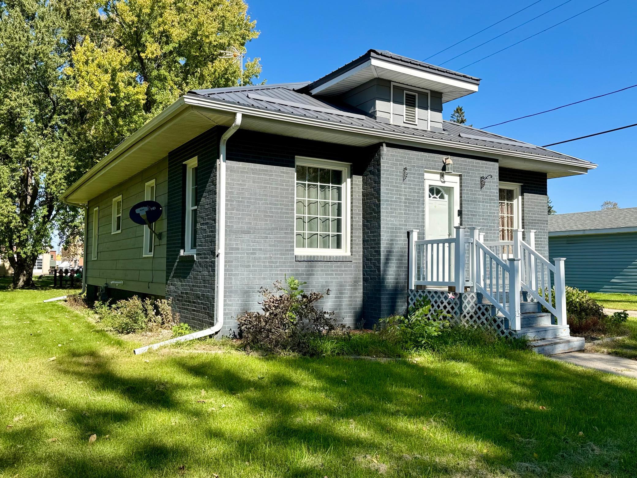 14 W Oak Street Property Photo 5