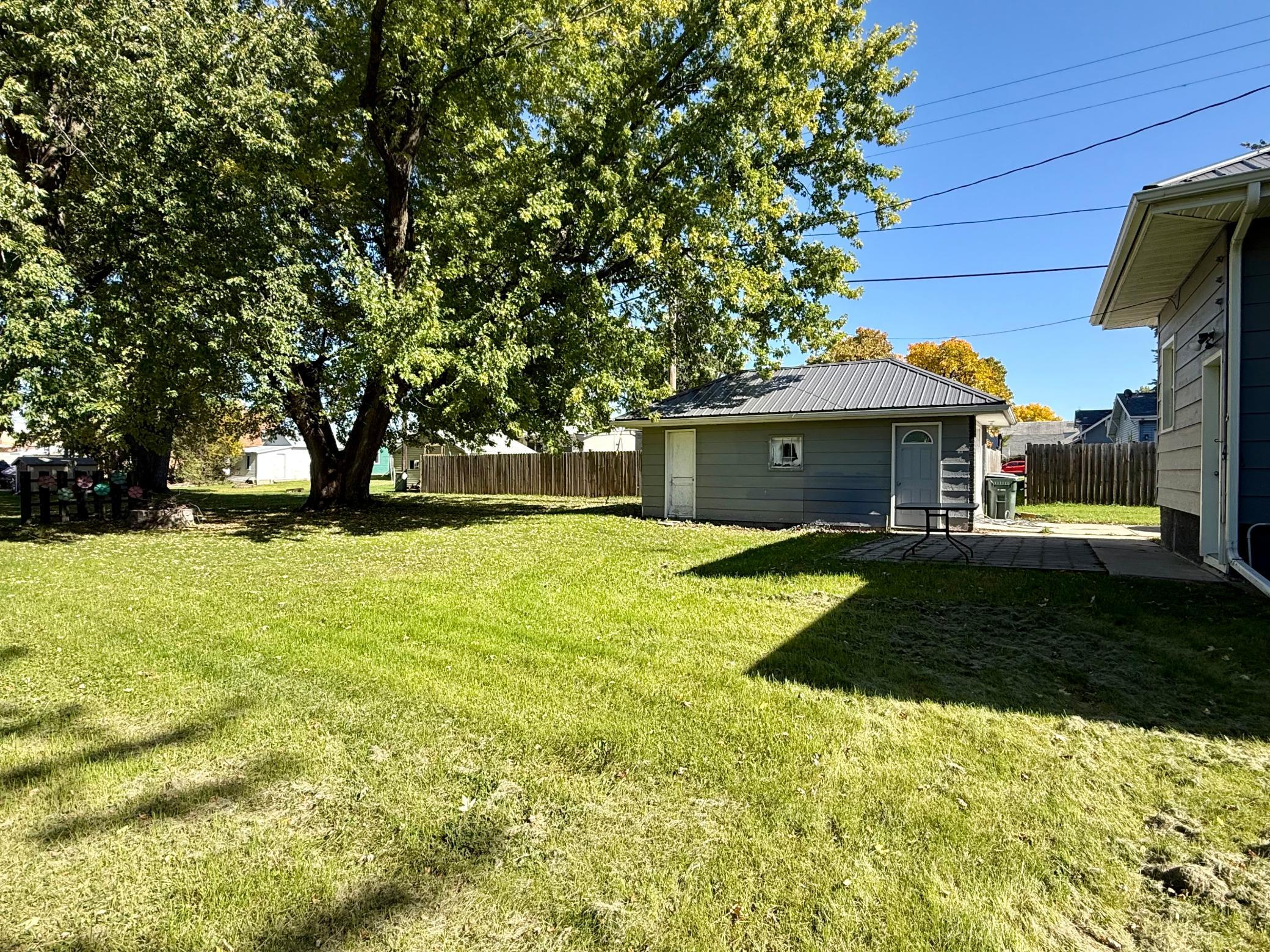 14 W Oak Street Property Photo 8