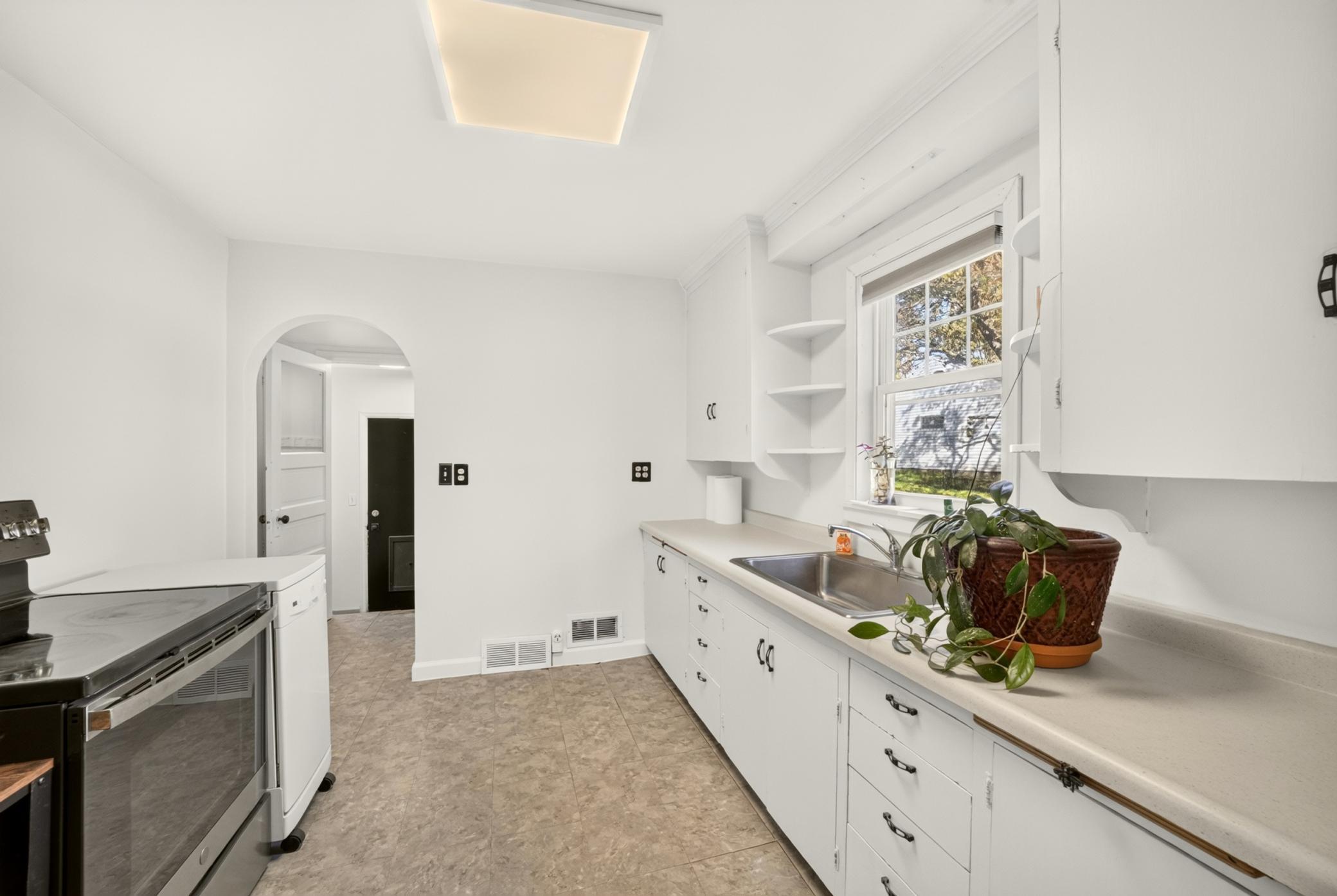 2115 Doddridge Avenue Property Photo 3