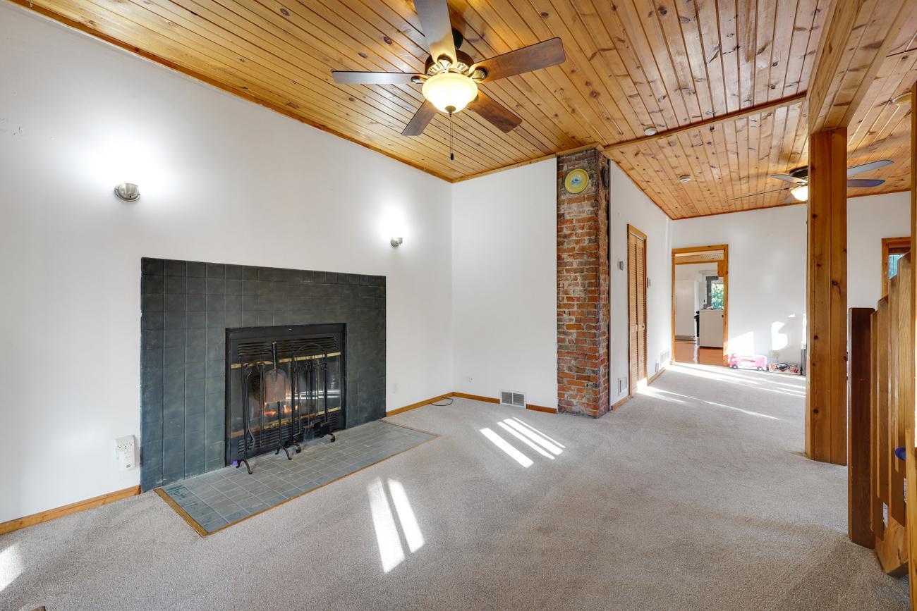 277 E Morton Street E Property Photo 2