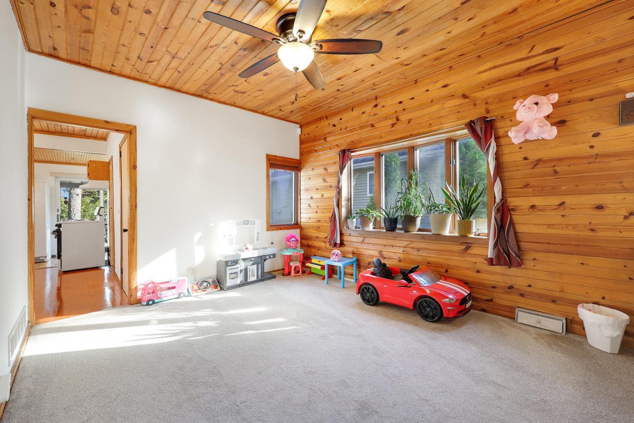 277 E Morton Street E Property Photo 5