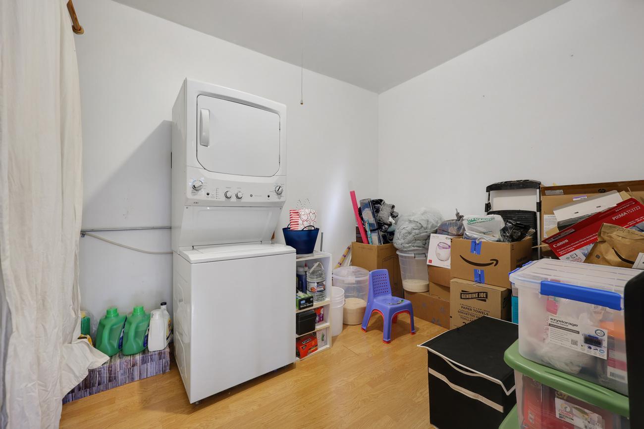 277 E Morton Street E Property Photo 19