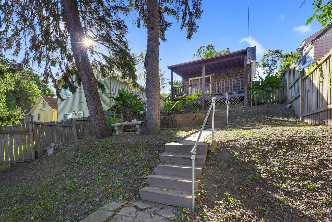 277 E Morton Street E Property Photo 24