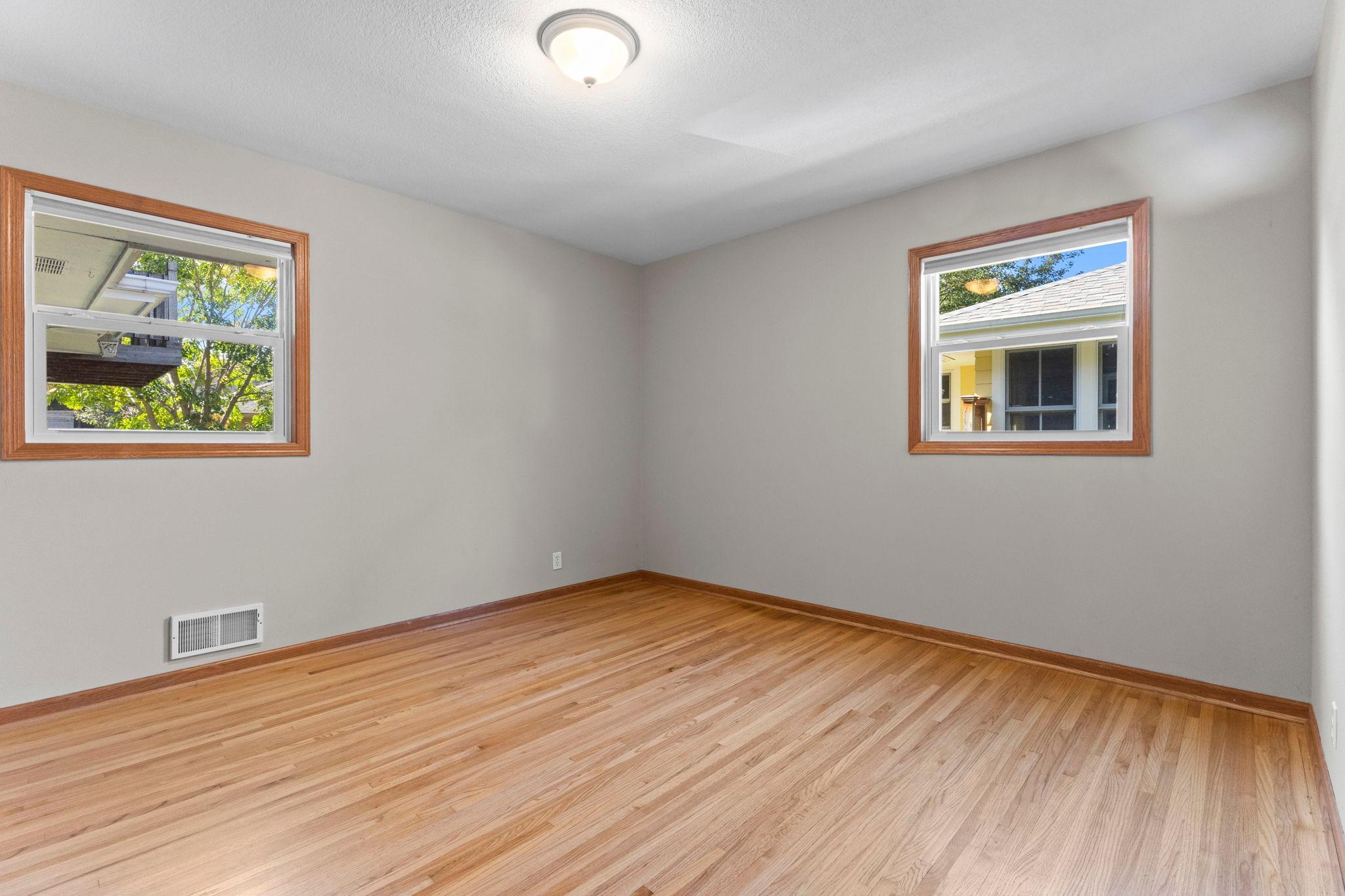 2001 W 61st Street Property Photo 24