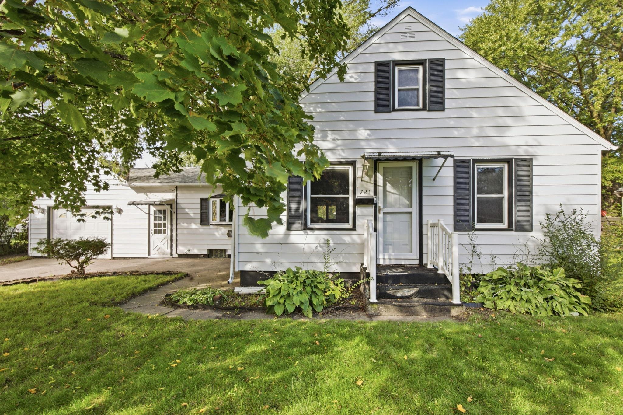 721 26th Avenue N Property Photo 1