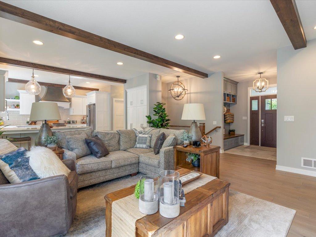 14023 Hummingbird Drive Property Photo 14