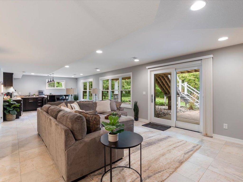 14023 Hummingbird Drive Property Photo 32