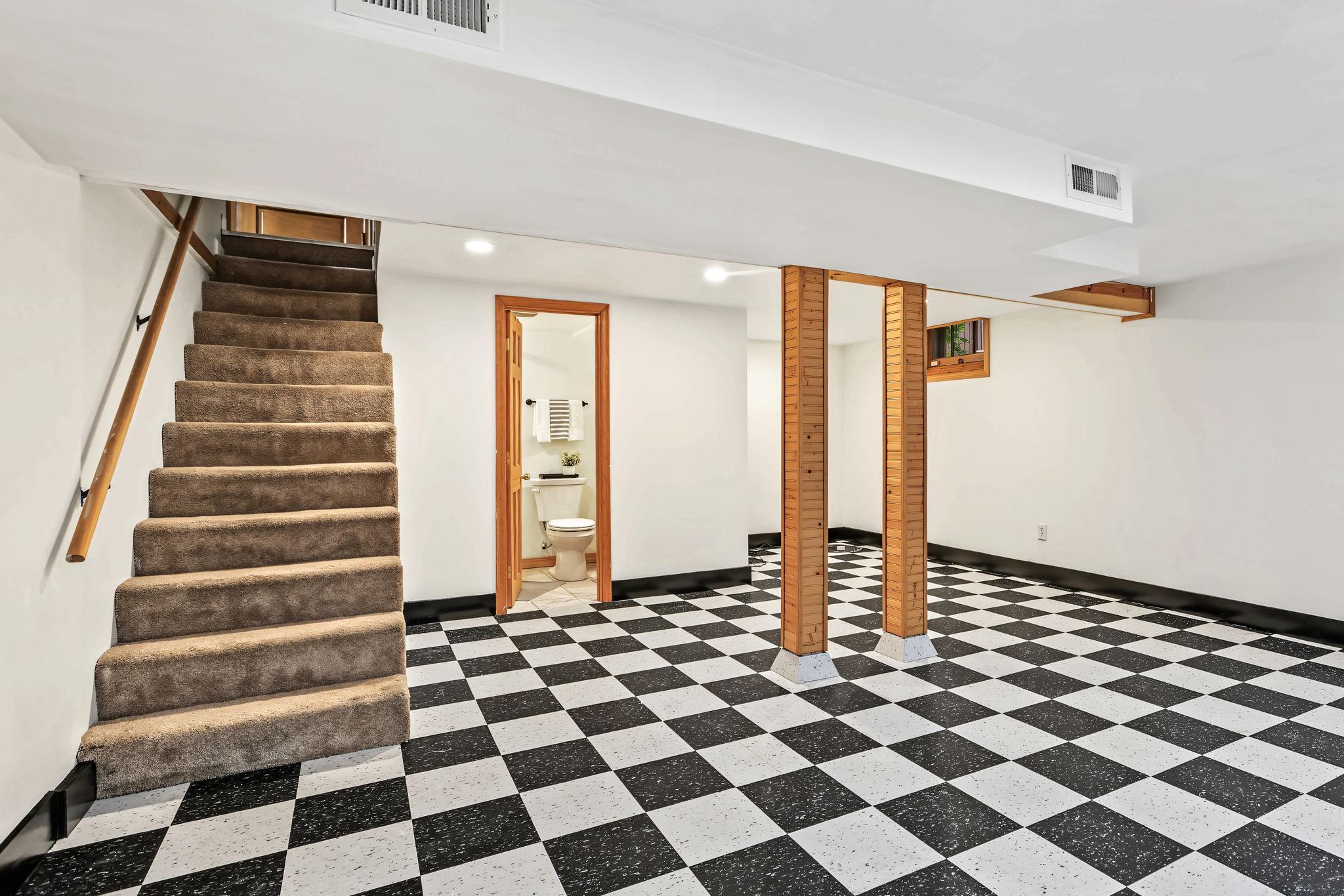 4018 Monroe Street Ne Property Photo 5