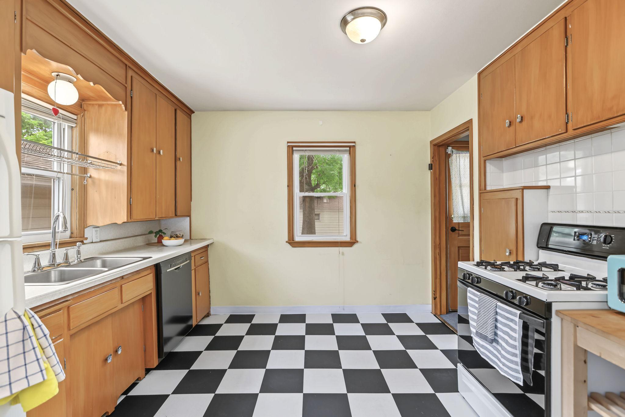 4018 Monroe Street Ne Property Photo 10