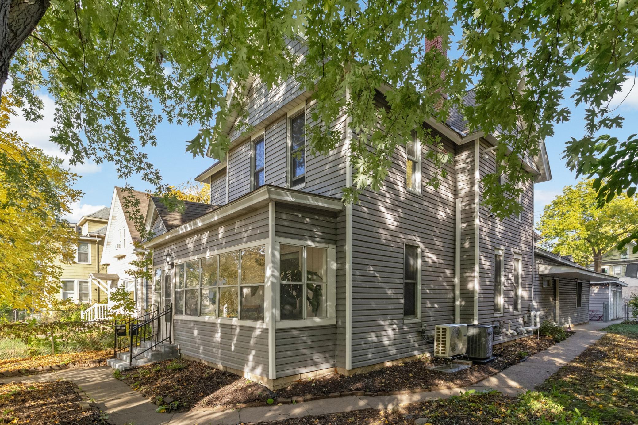 1513 Washington Street Ne Property Photo 1