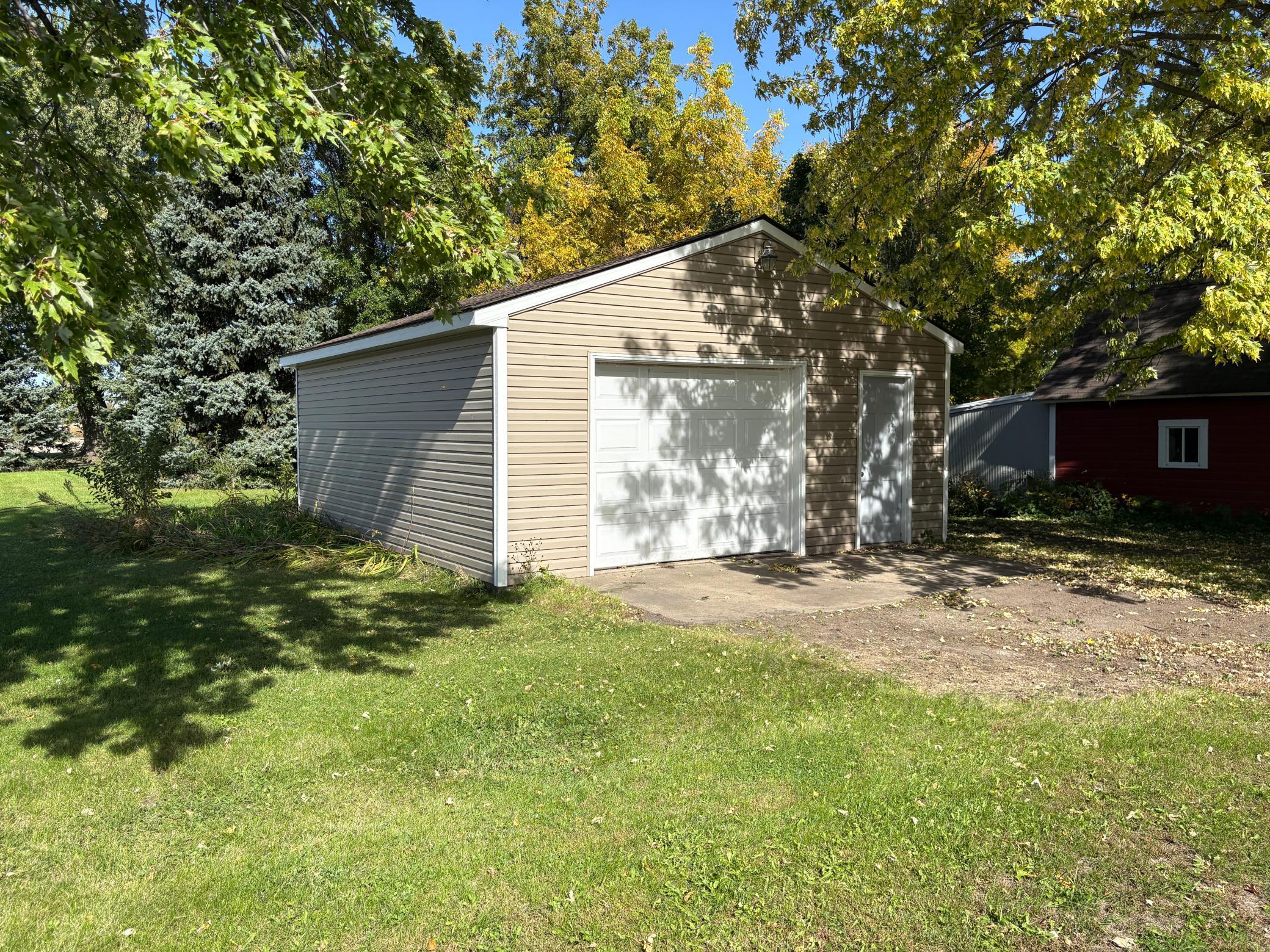 204 E Hibbard Avenue Property Photo 2