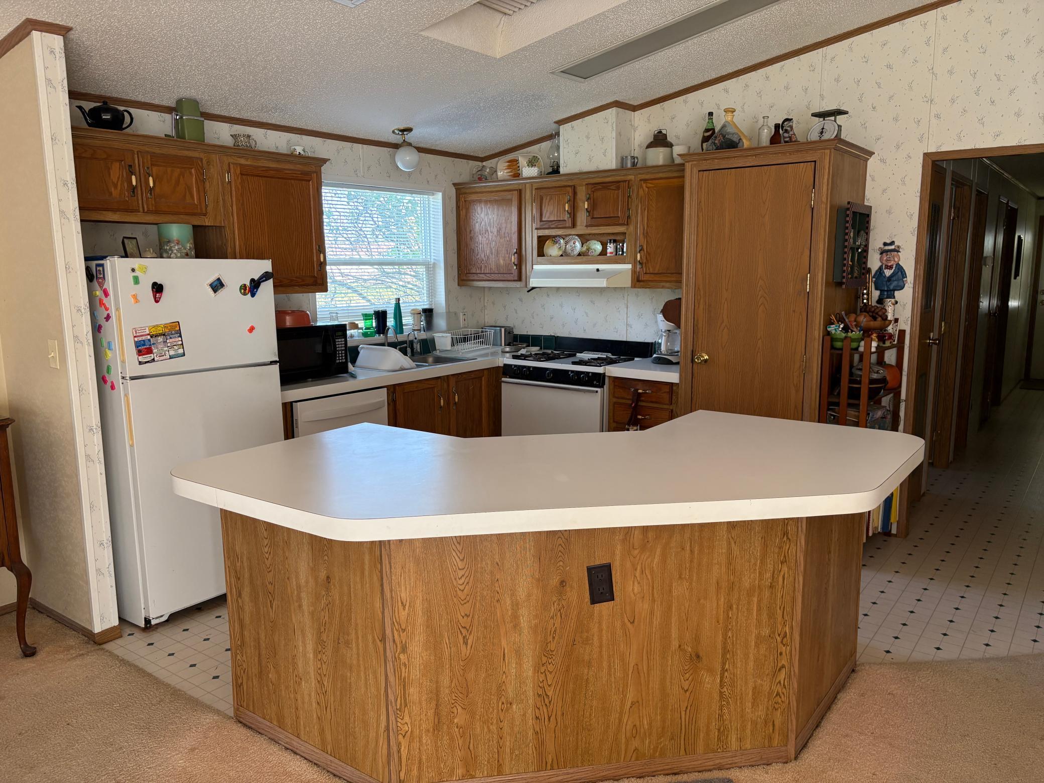 204 E Hibbard Avenue Property Photo 3