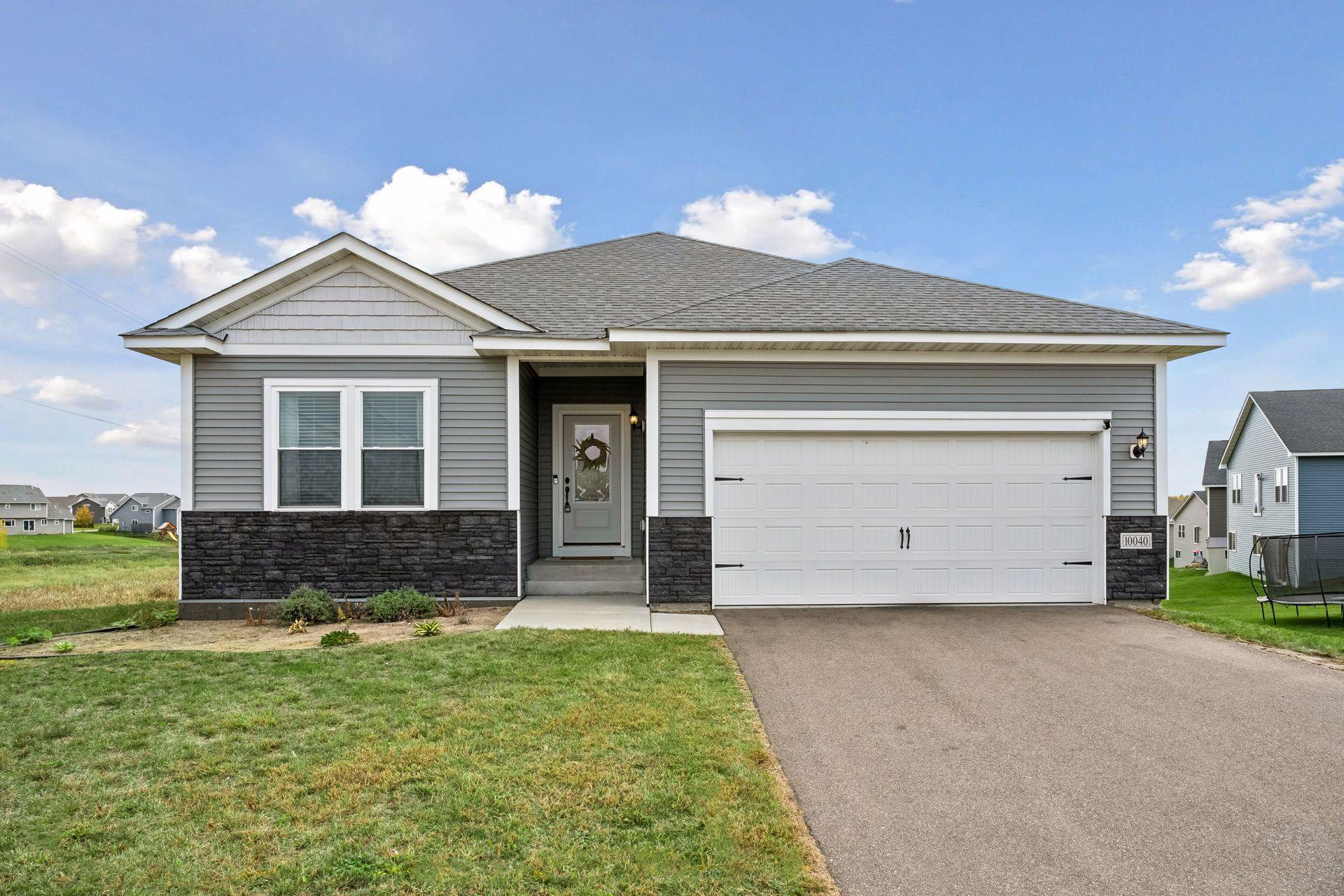 10040 Twin Lakes Parkway Property Photo 1