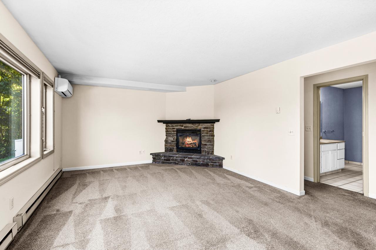 1424 E Skyline Parkway Property Photo 12