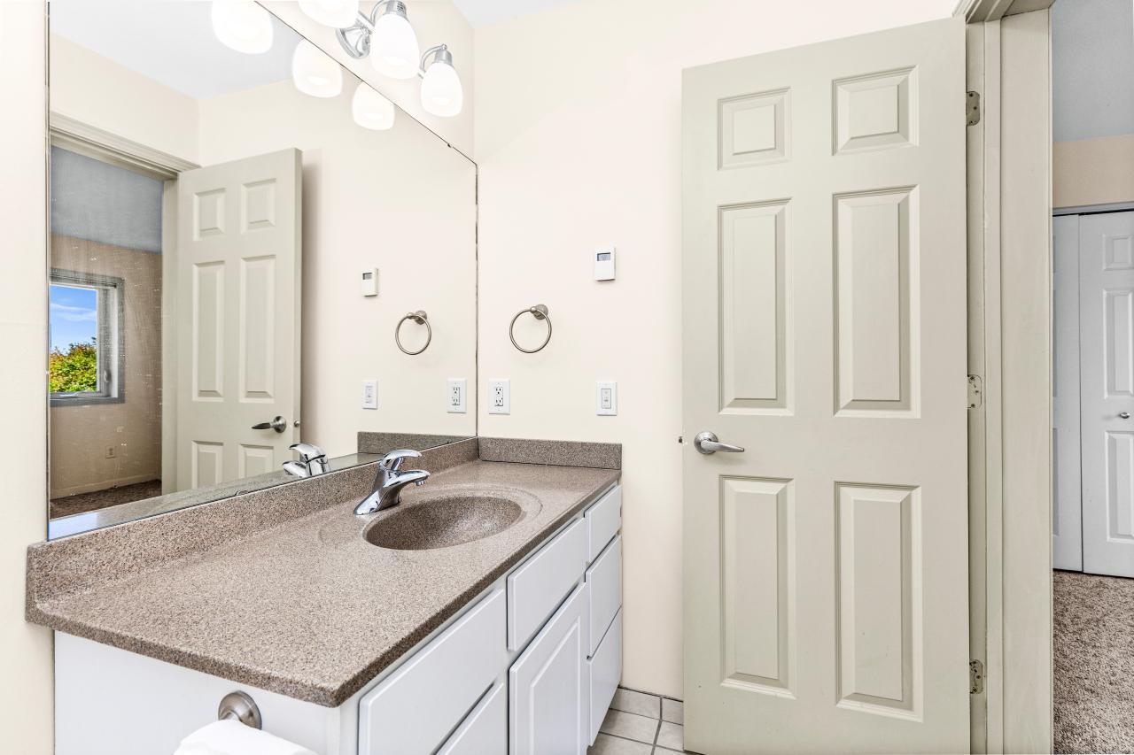 1424 E Skyline Parkway Property Photo 21