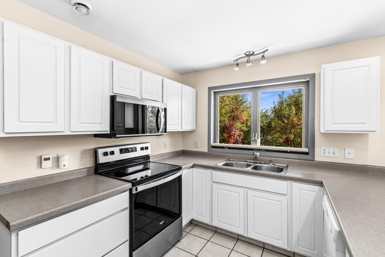 1424 E Skyline Parkway Property Photo 22