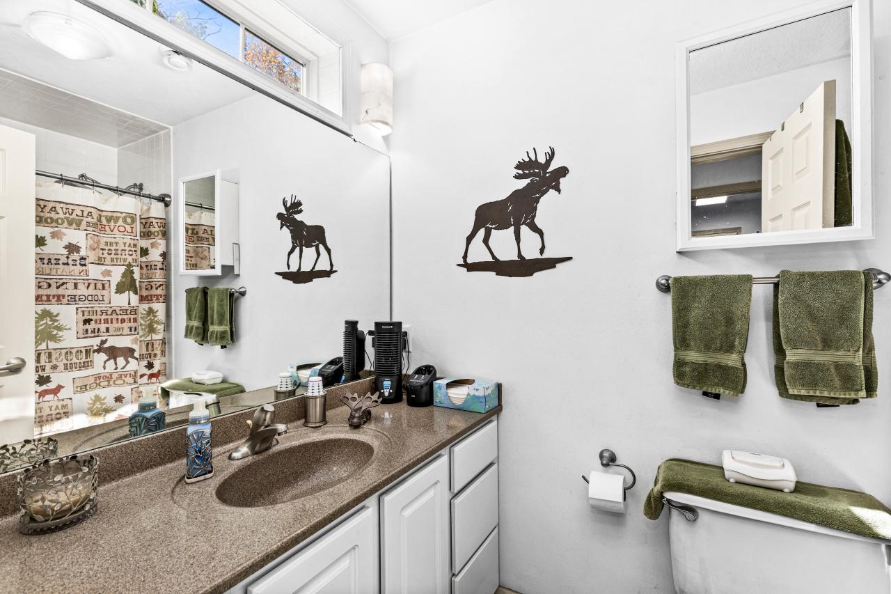 1424 E Skyline Parkway Property Photo 34