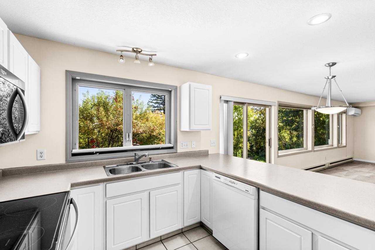 1424 E Skyline Parkway Property Photo 36